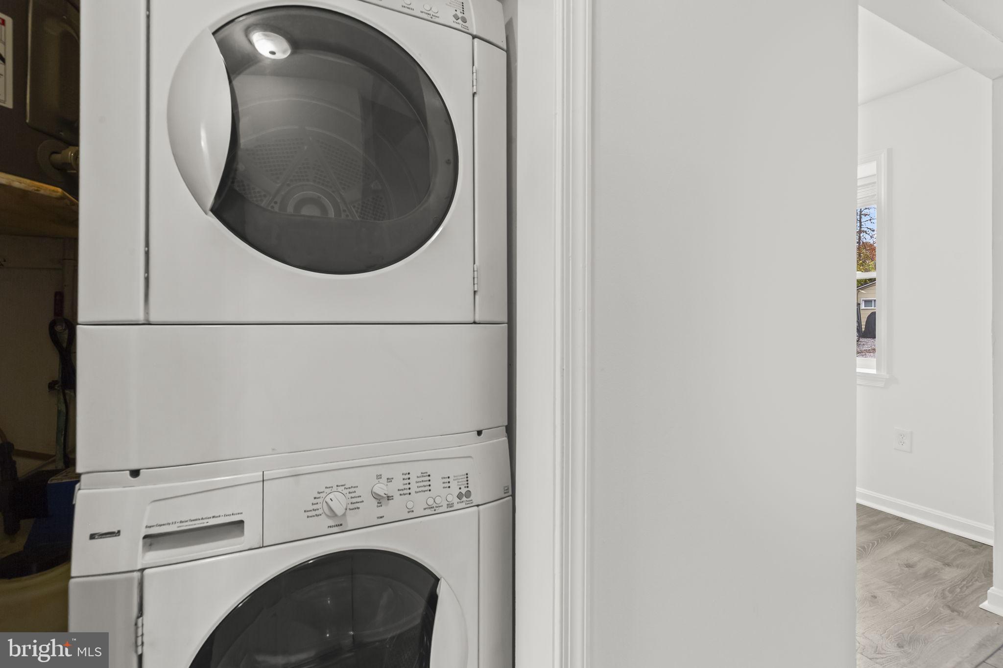 WOODLAND BEACH - Residential