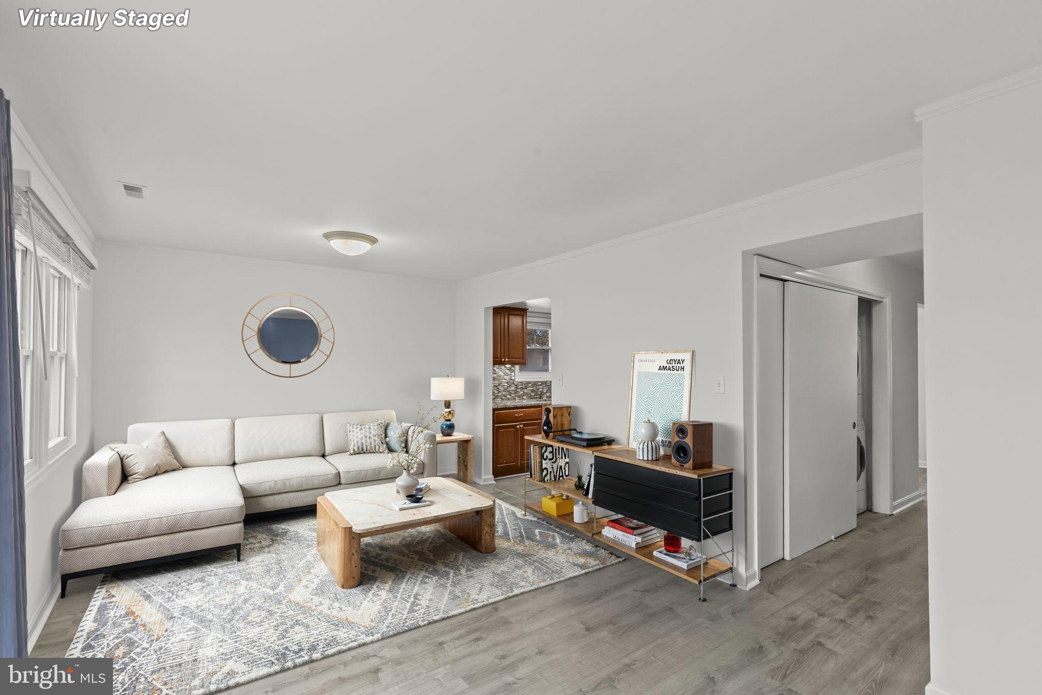 WOODLAND BEACH - Residential