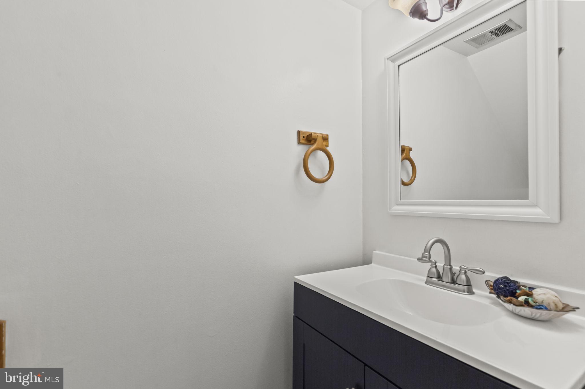 WOODLAND BEACH - Residential