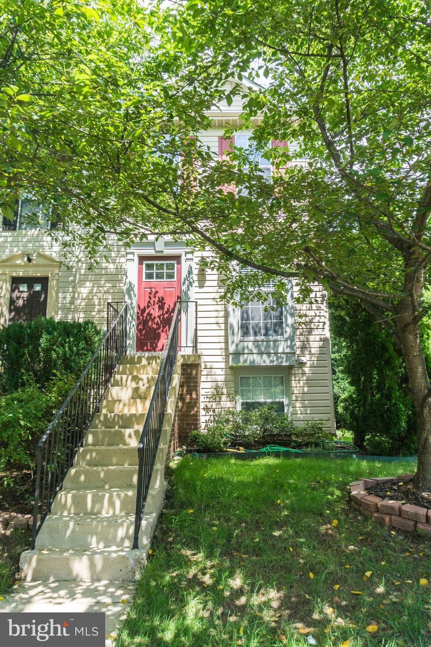 Beautiful and spacious end unit townhouse is located in highly desired Centreville. Updated kitchen cabinets, granite counters, appliances, and hardwood floors.  This well maintained home offers plenty of natural sunlight, a spacious deck, walk-out basement, fenced in yard and much more.  Walking distance to shops, great restaurants, movie theatre, and in close proximity to route 28 and I-66.