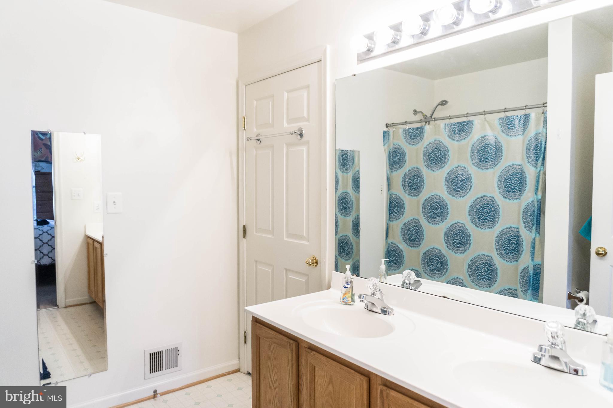 CENTRE RIDGE - Residential Lease