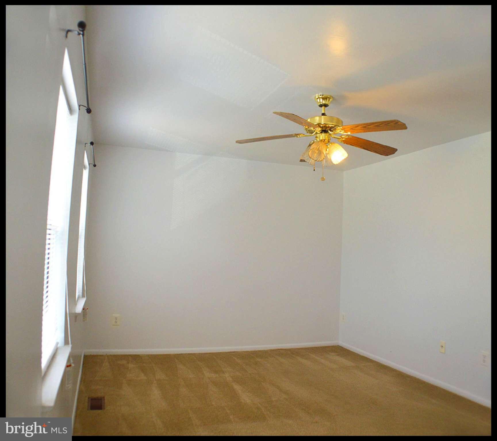 DUMBARTON SQUARE - Residential