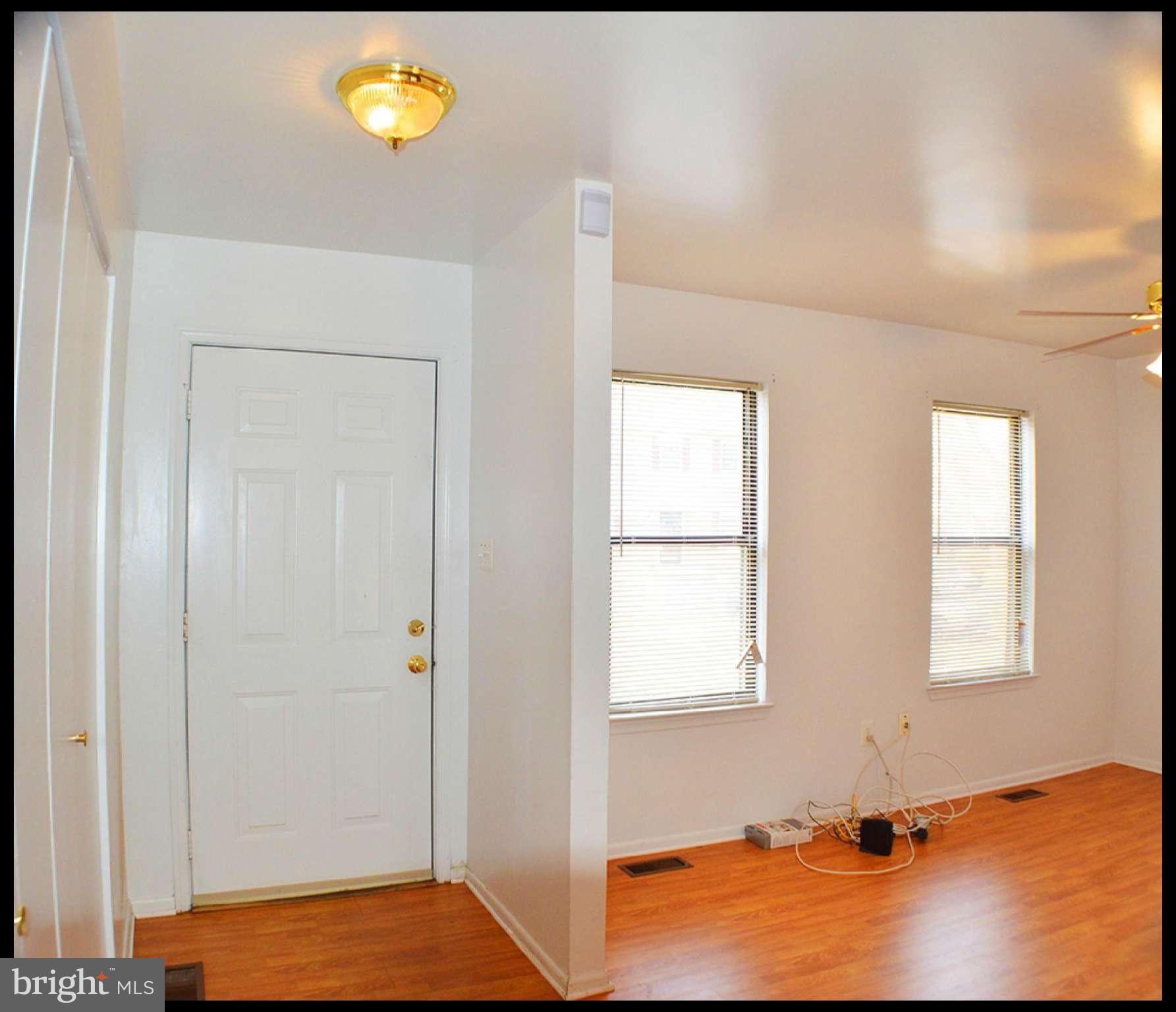 DUMBARTON SQUARE - Residential