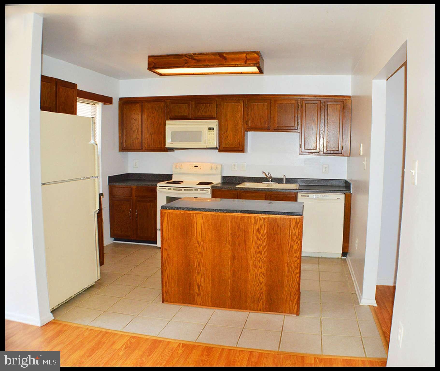 DUMBARTON SQUARE - Residential