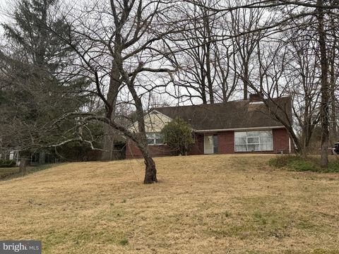 Photo of 47 Montague Avenue, EWING, NJ 08628 (MLS # NJME2074738)