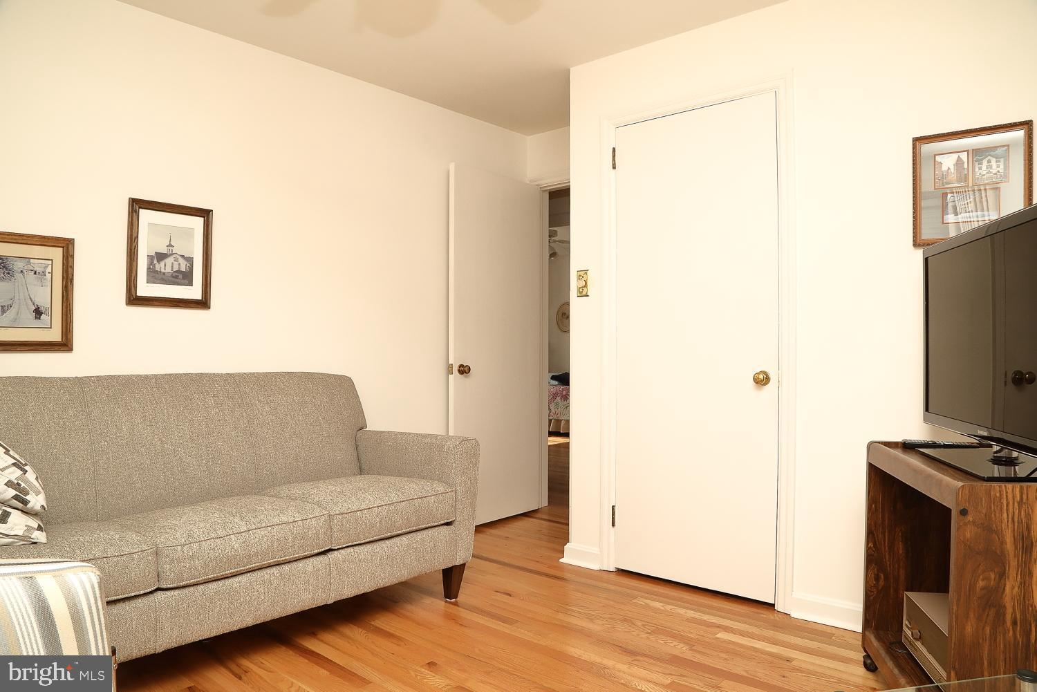 MANOR RIDGE - Residential