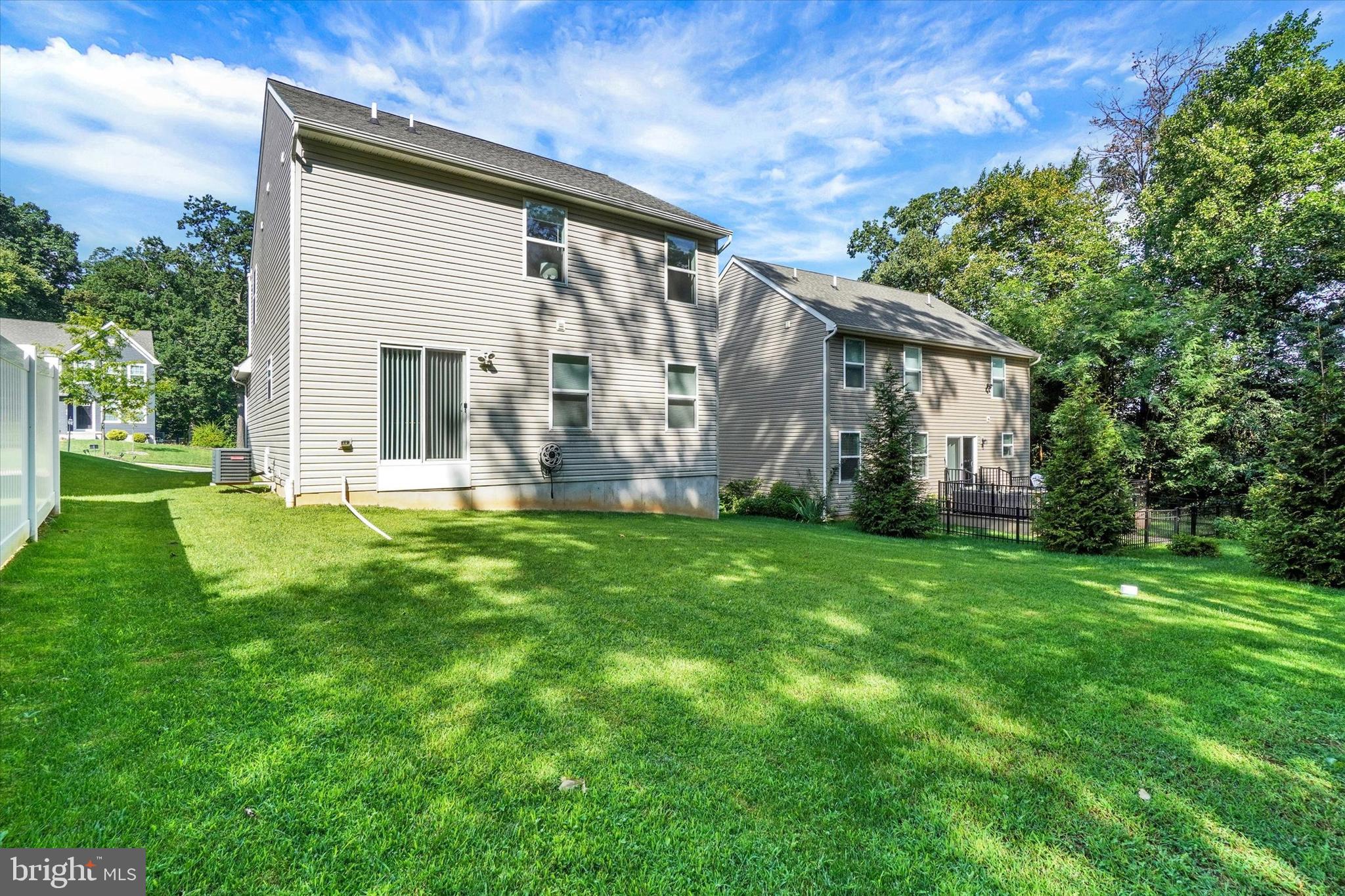 135 SUNBURY WAY