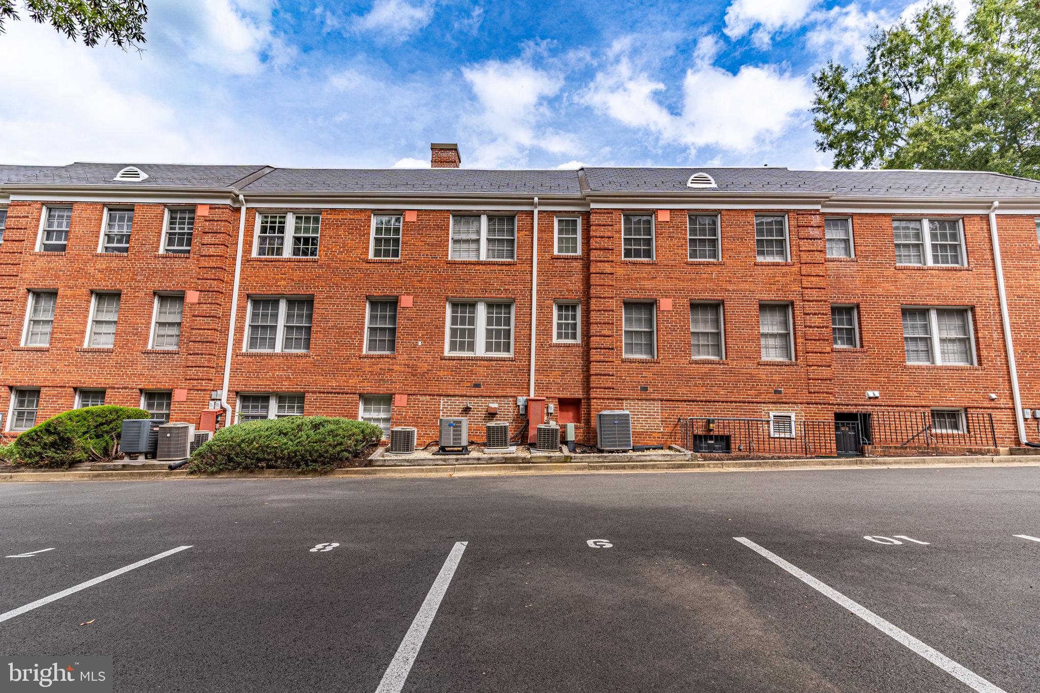 RIVERTON - Residential Lease