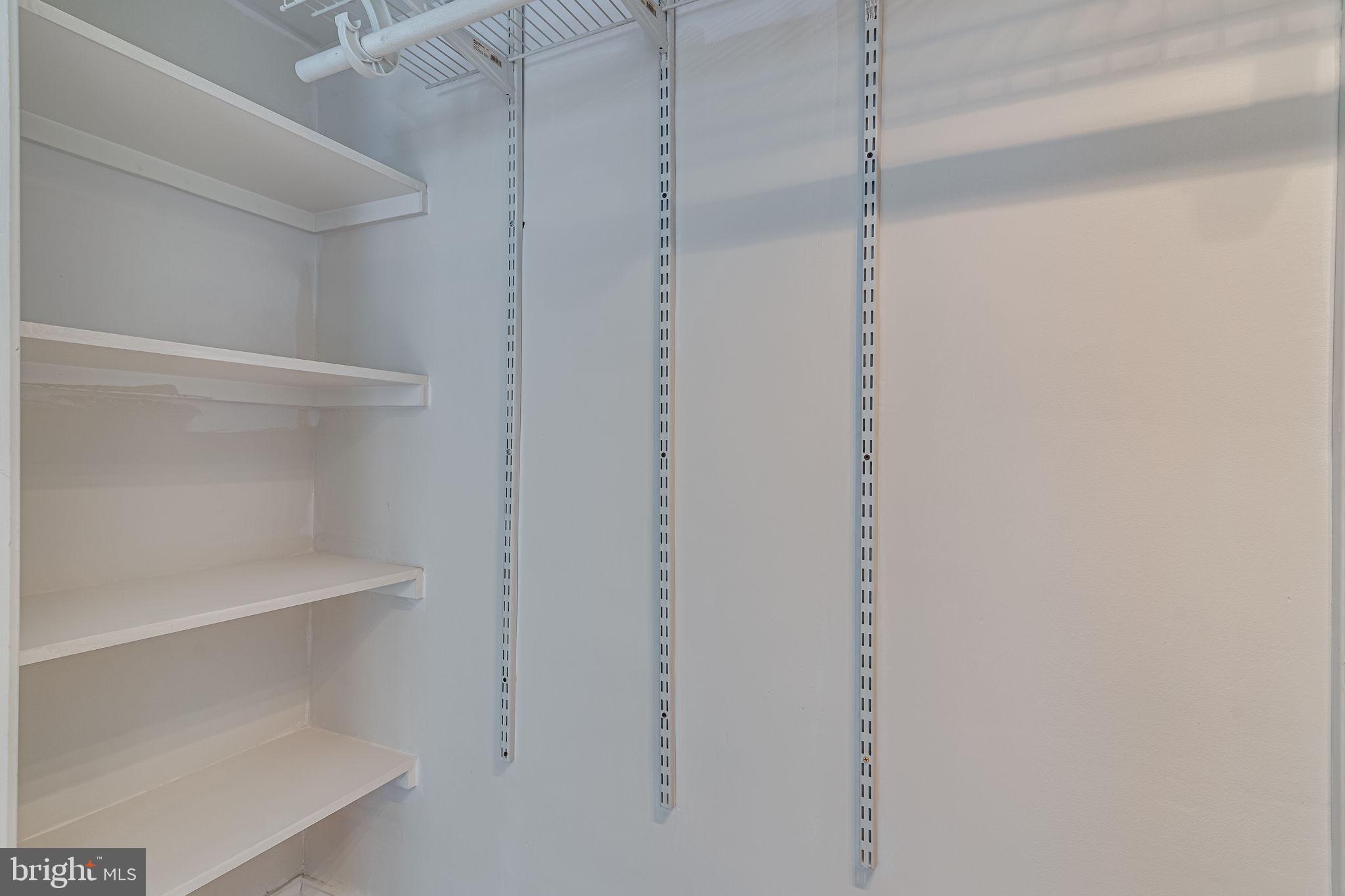 RIVERTON - Residential Lease