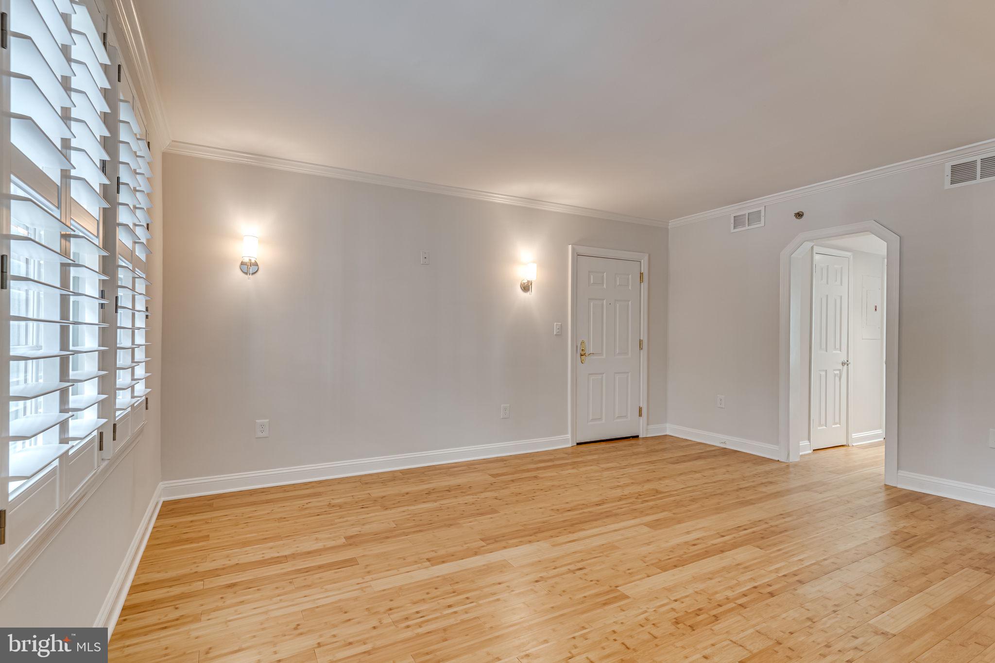 RIVERTON - Residential Lease