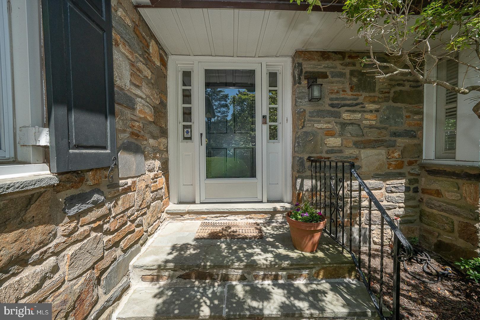 1125 HILLCREST ROAD