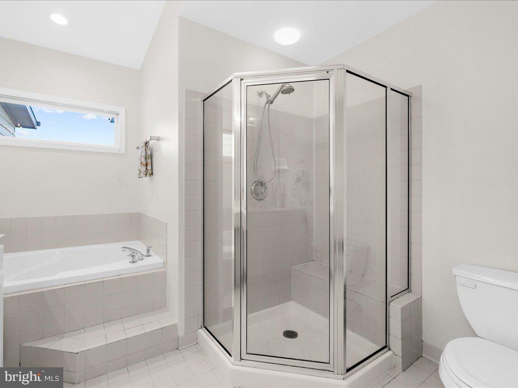 CHESAPEAKE HARBOUR - Residential