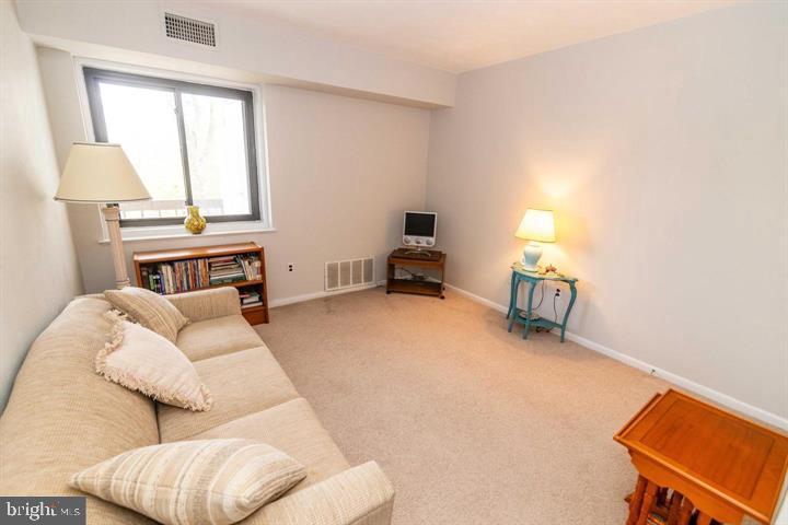 FOX VALLEY - Residential Lease