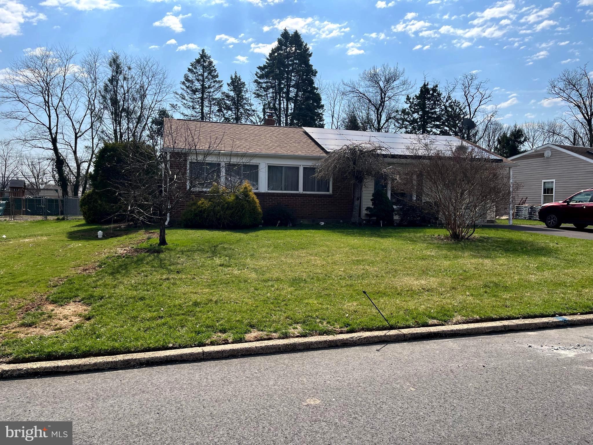 PINECREST - Residential