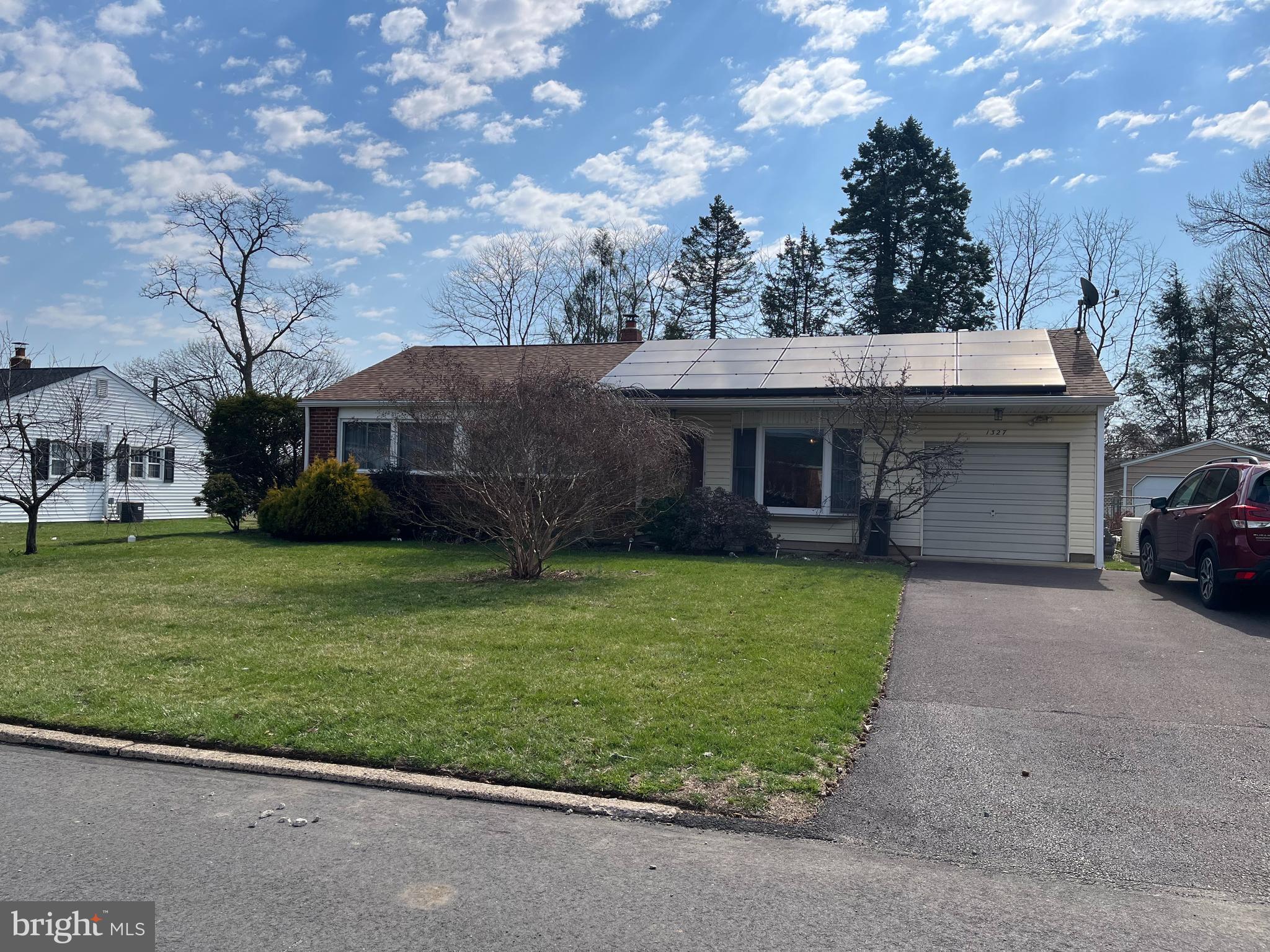 PINECREST - Residential