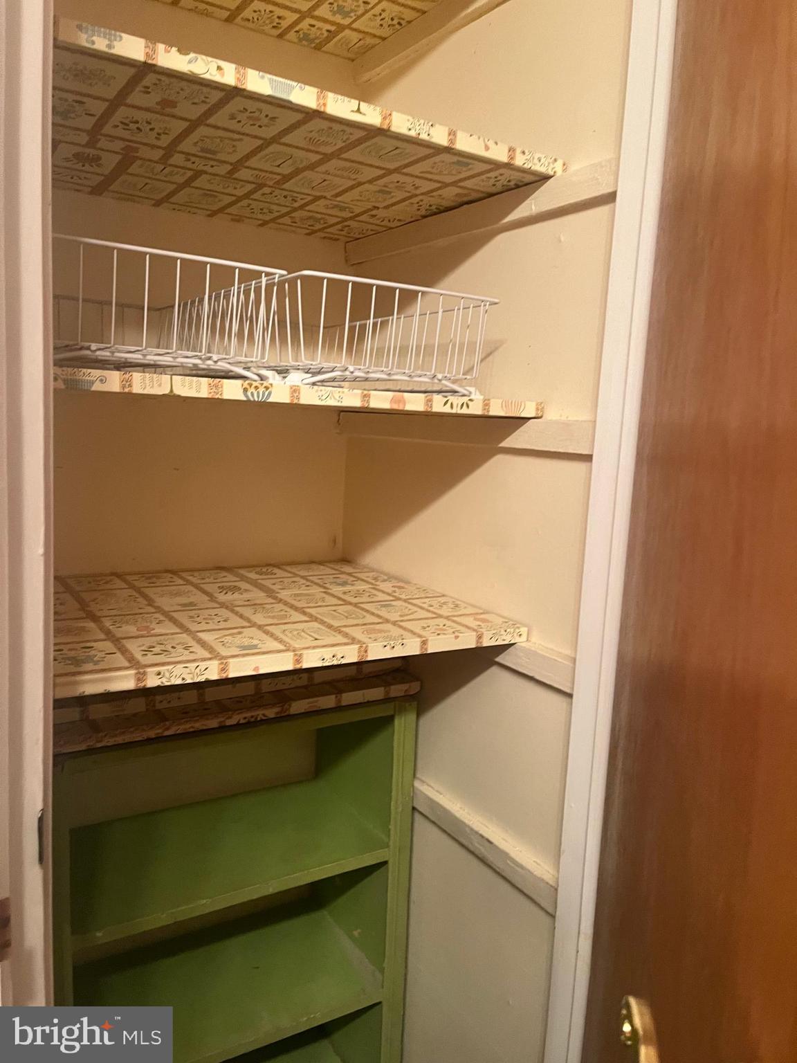 PINECREST - Residential