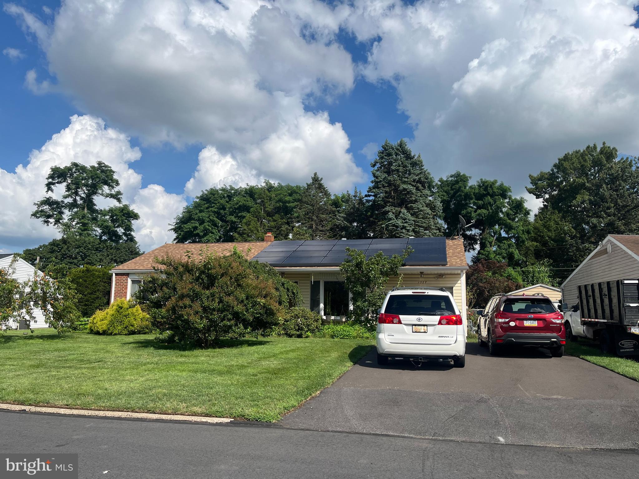 PINECREST - Residential