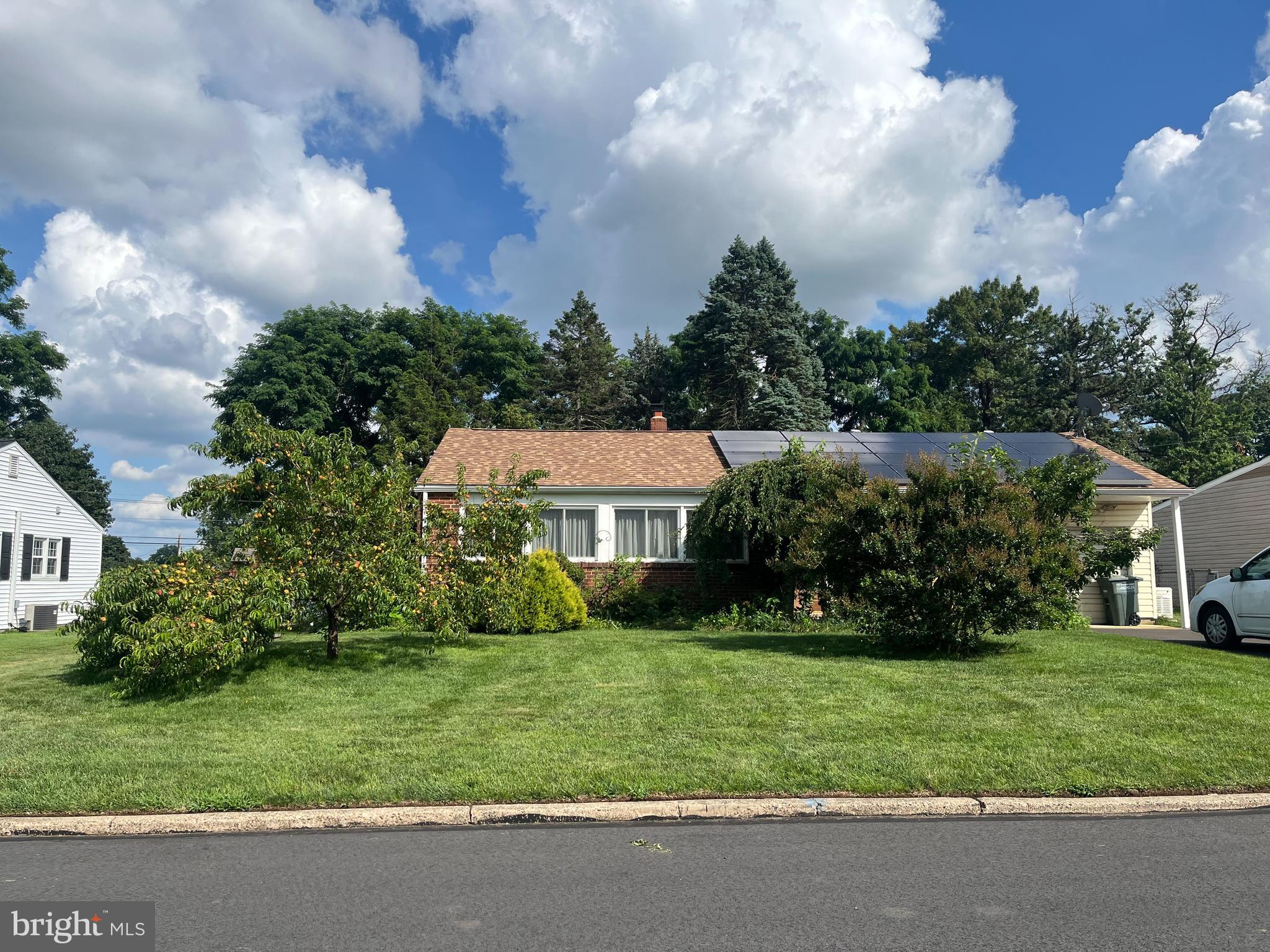 PINECREST - Residential