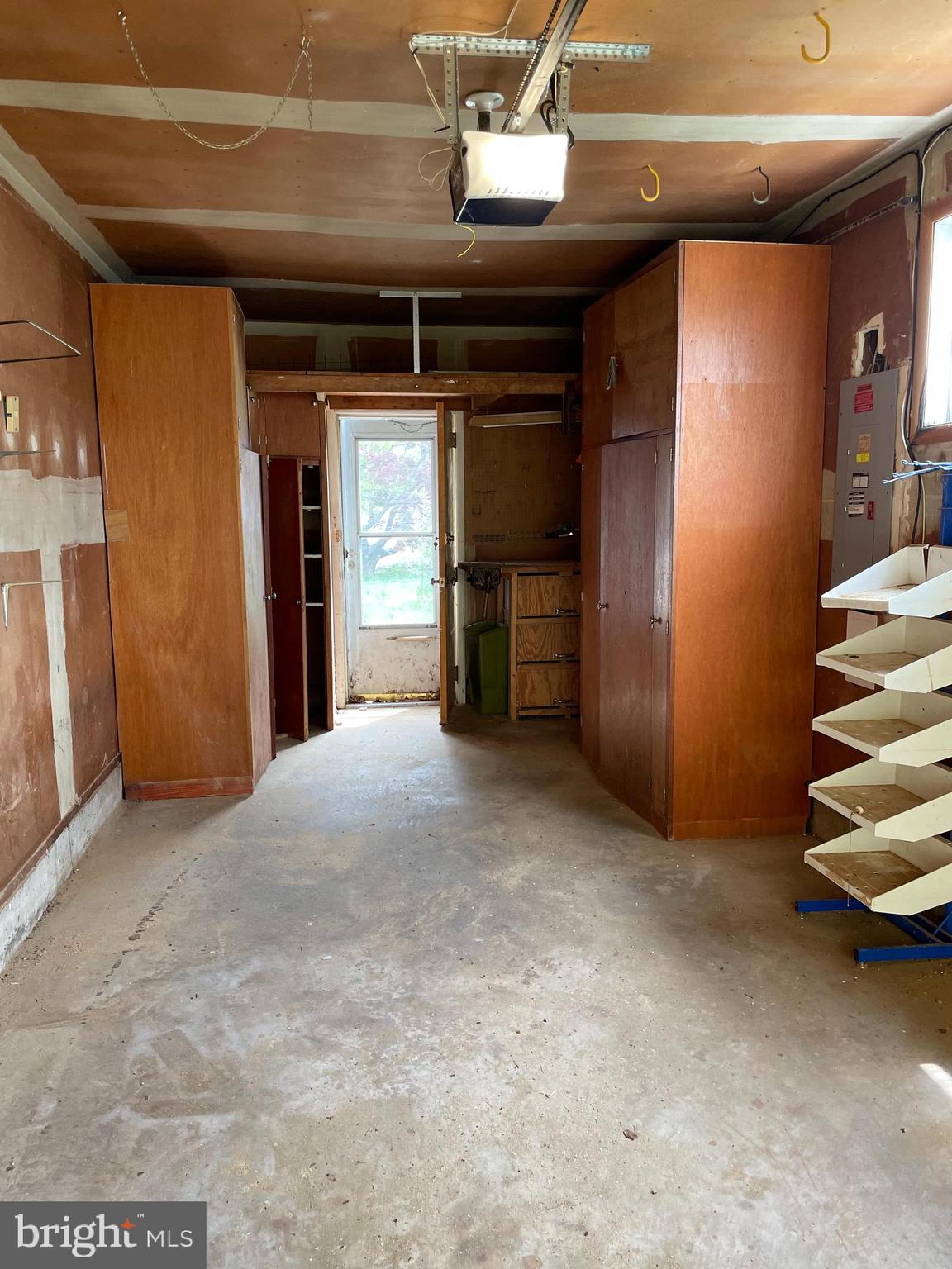 PINECREST - Residential