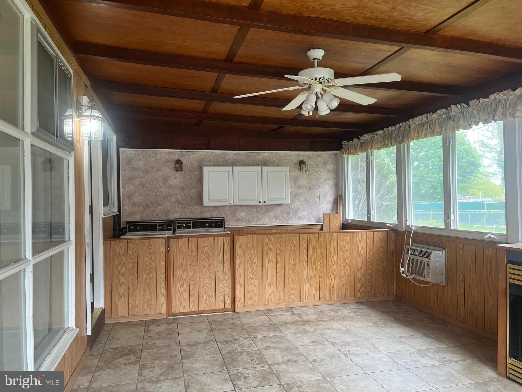 PINECREST - Residential