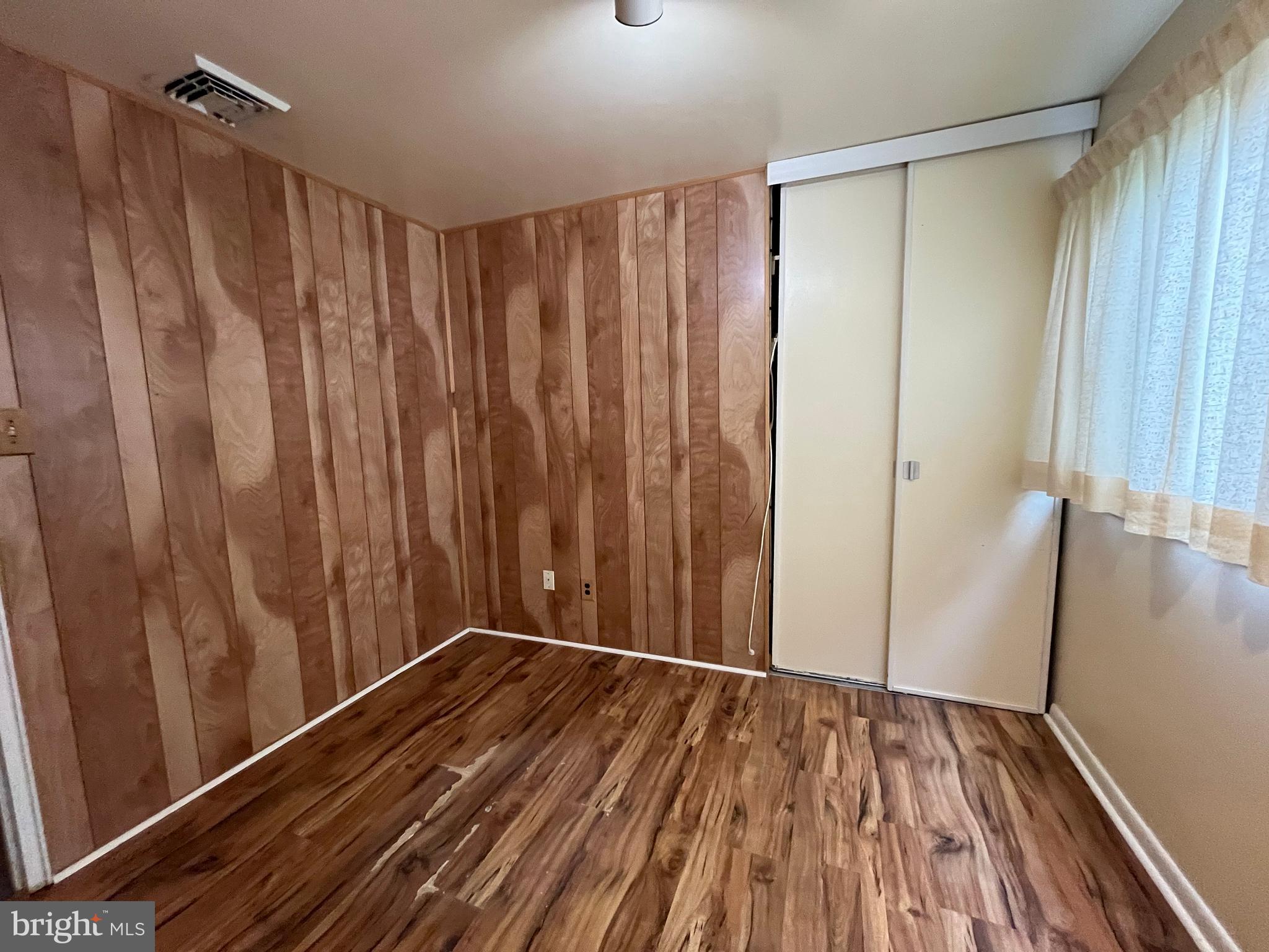 PINECREST - Residential