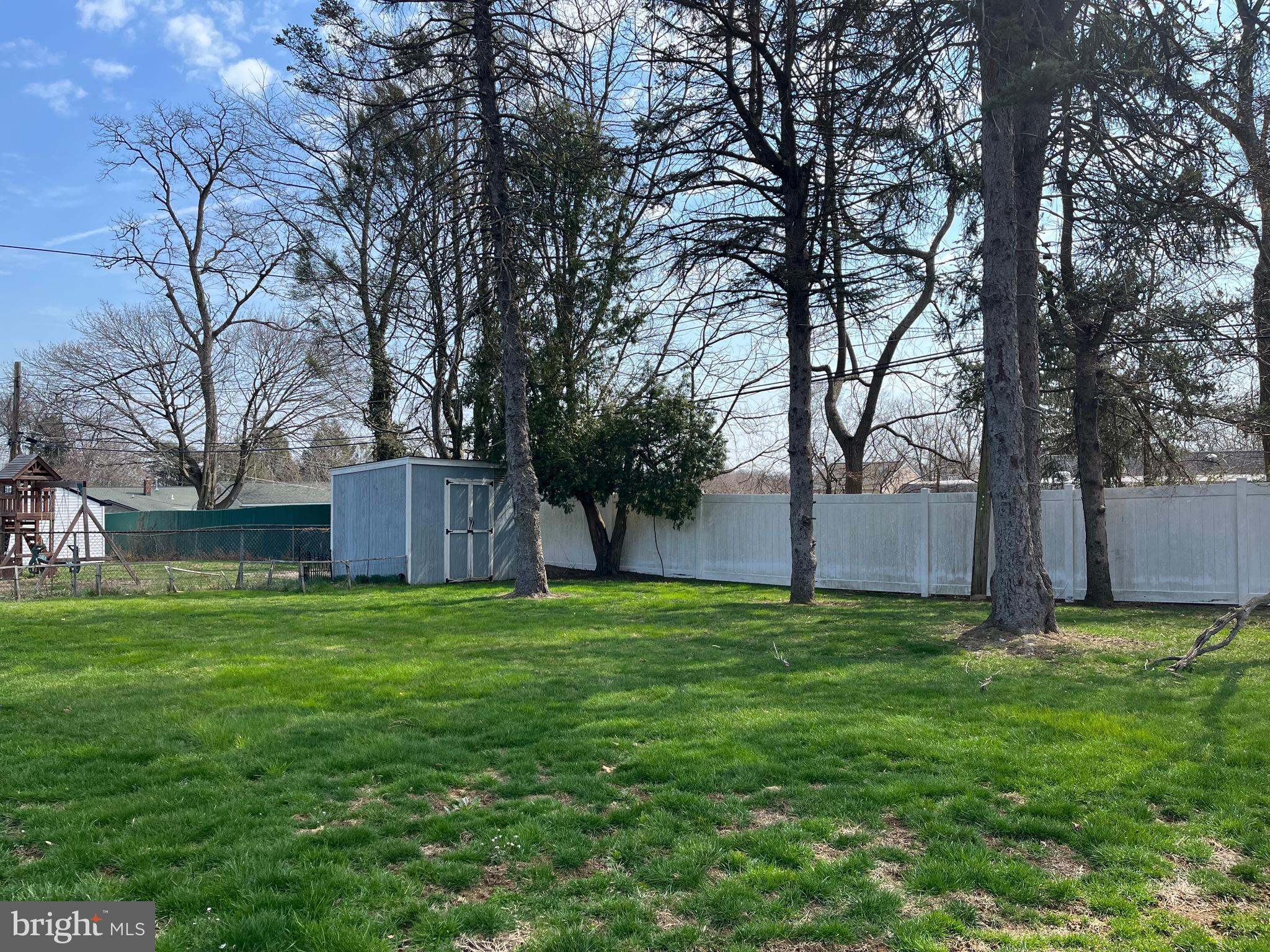 PINECREST - Residential