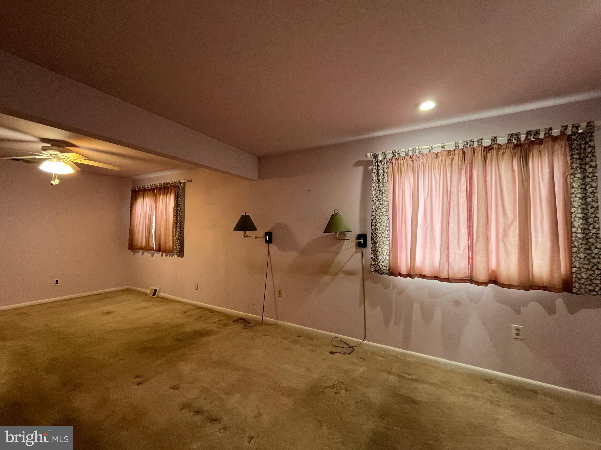 PINECREST - Residential