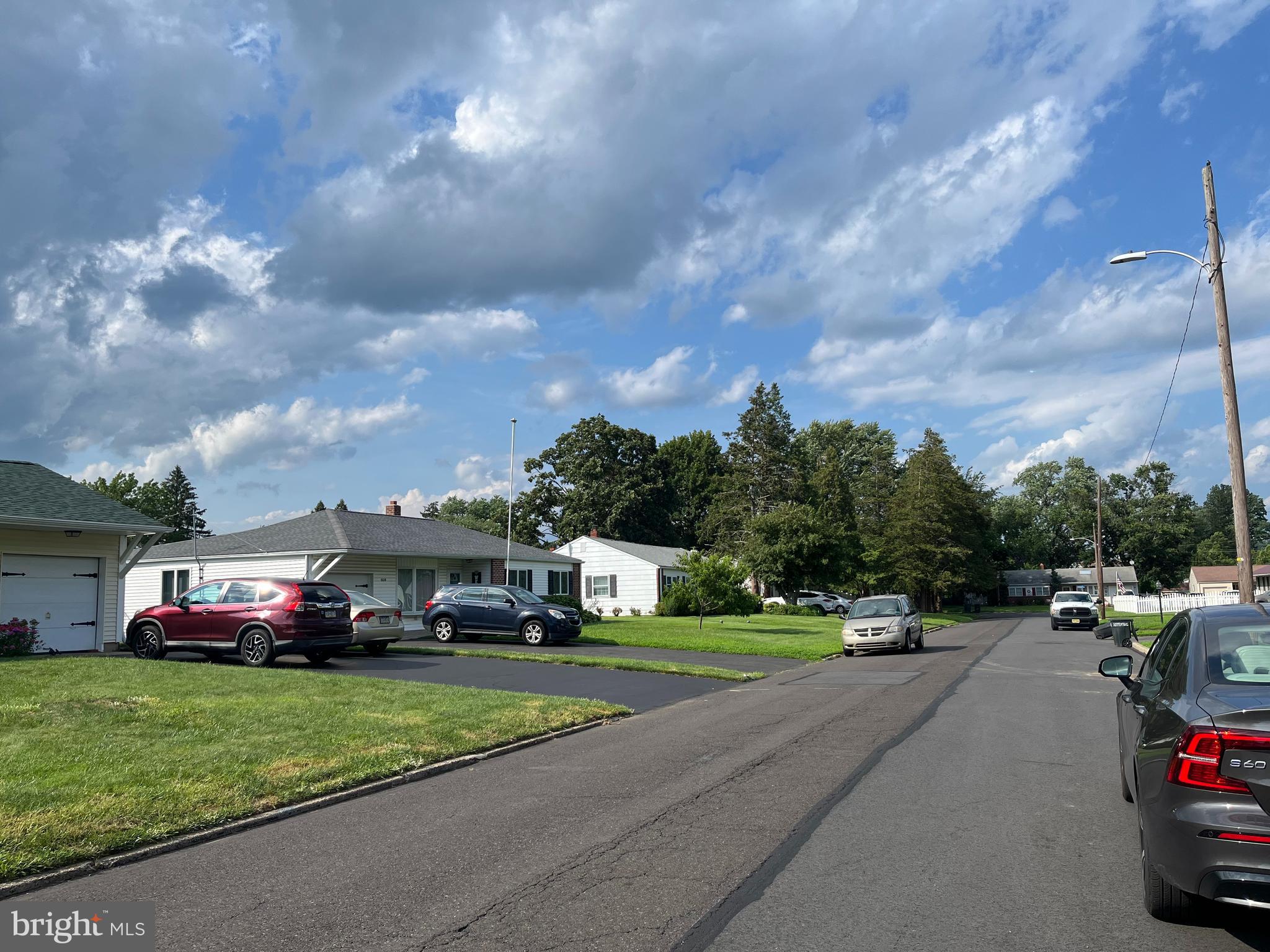 PINECREST - Residential