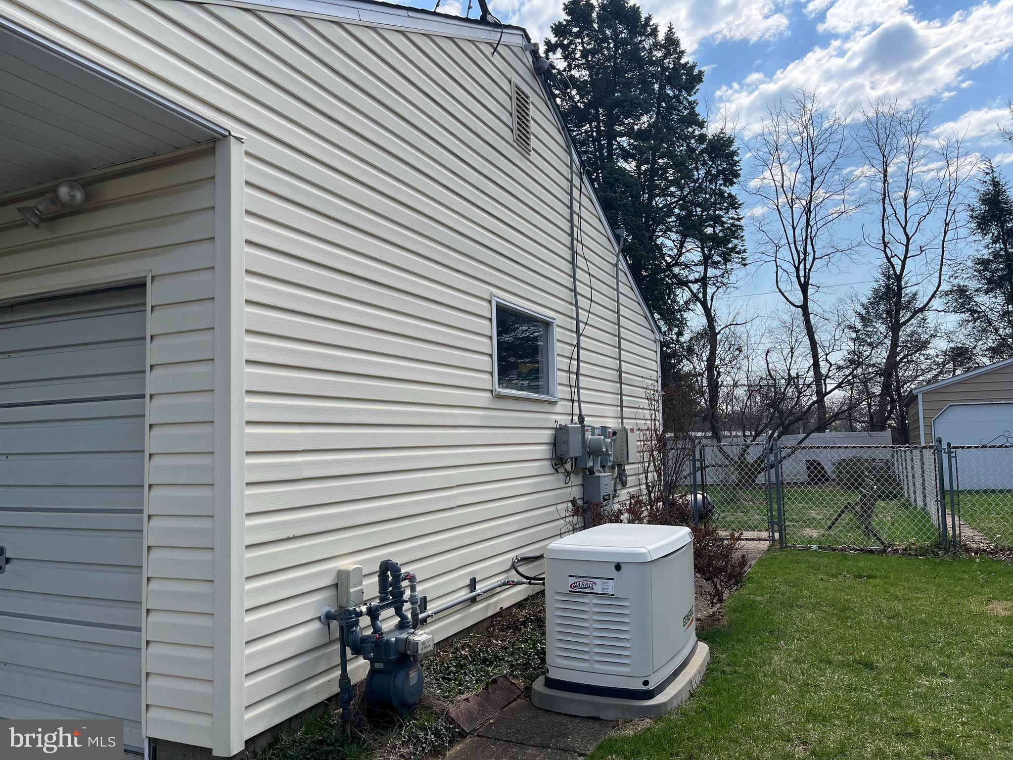 PINECREST - Residential