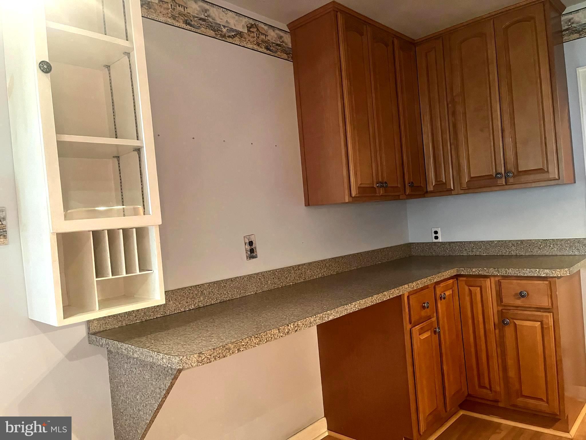 PINECREST - Residential