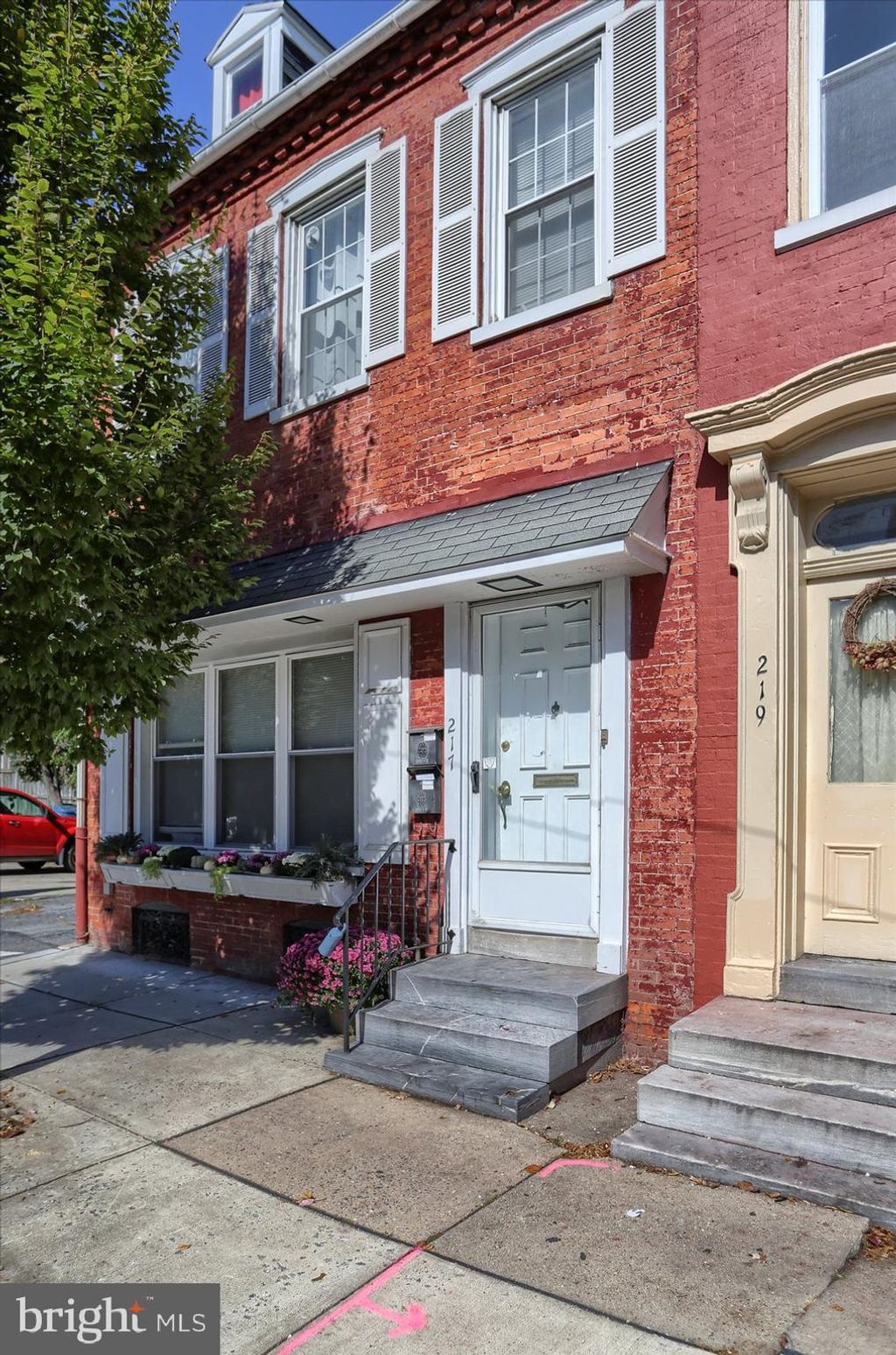 Photo of 217 E Walnut Street, Lancaster, PA 17602 (MLS # PALA2042280)