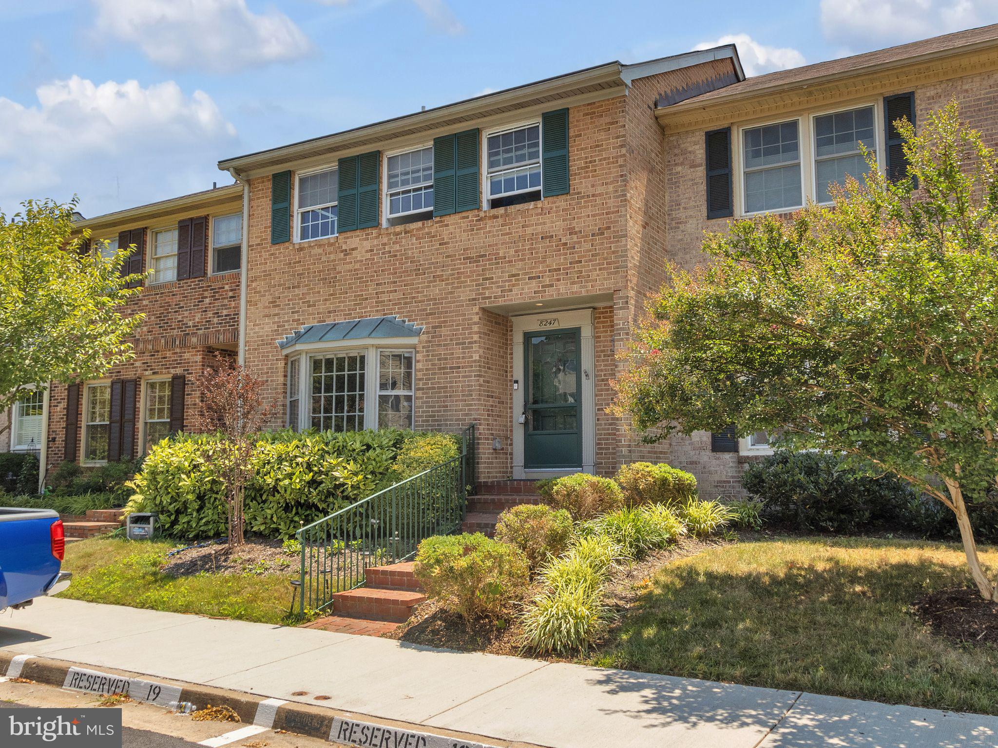 8247 CLIFTON FARM COURT