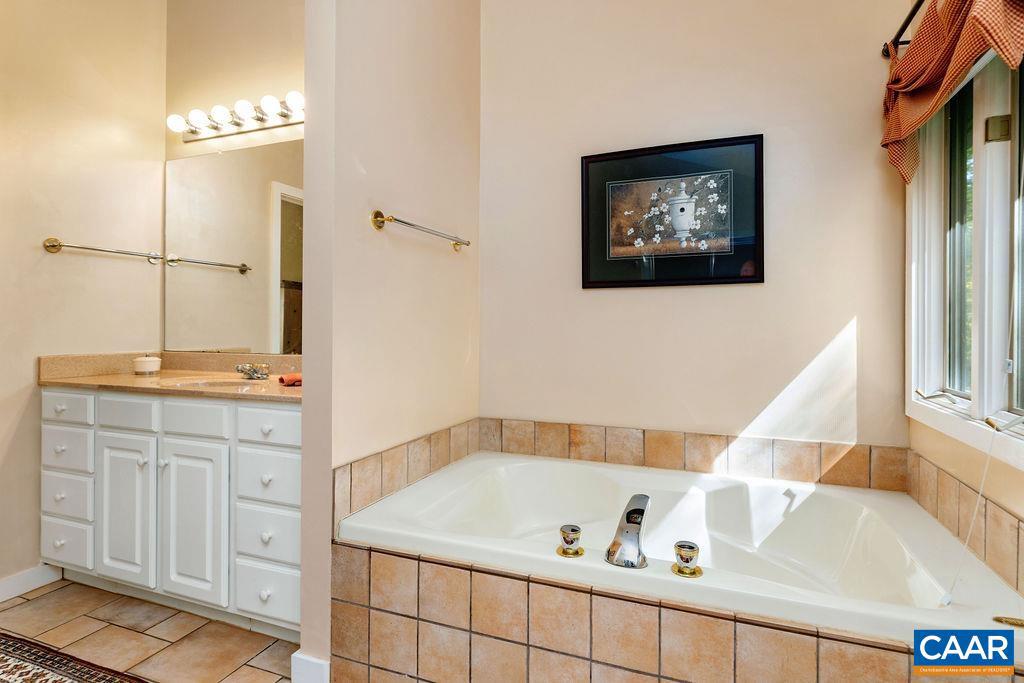 WINTERGREEN RESORT - Residential