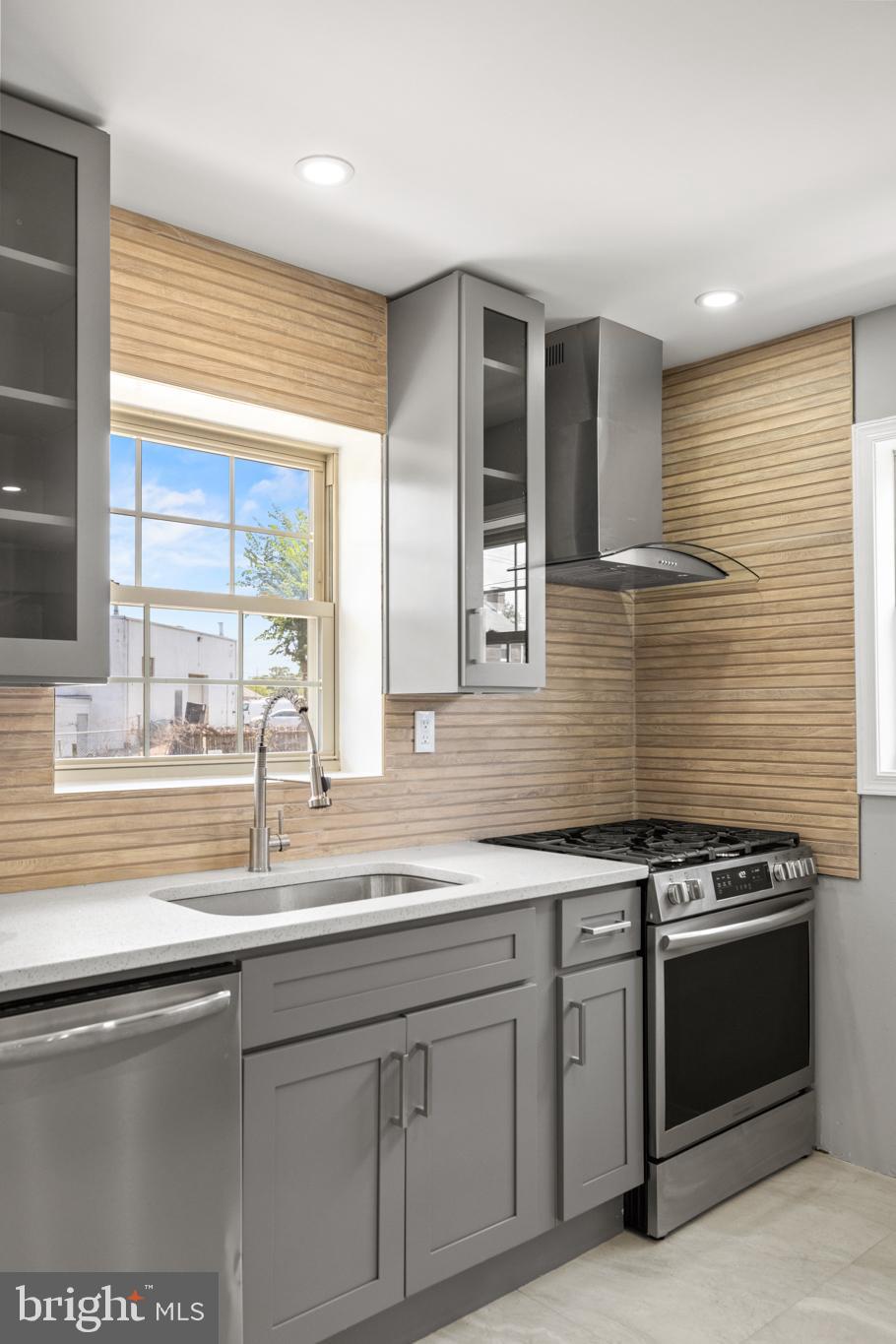 FLEISCHMAN VILLAGE - Residential