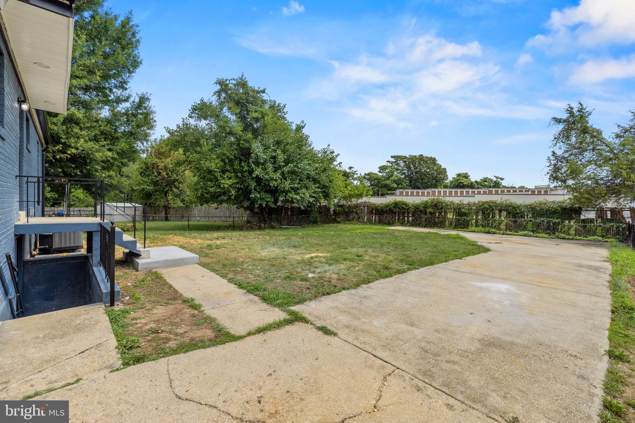 FLEISCHMAN VILLAGE - Residential