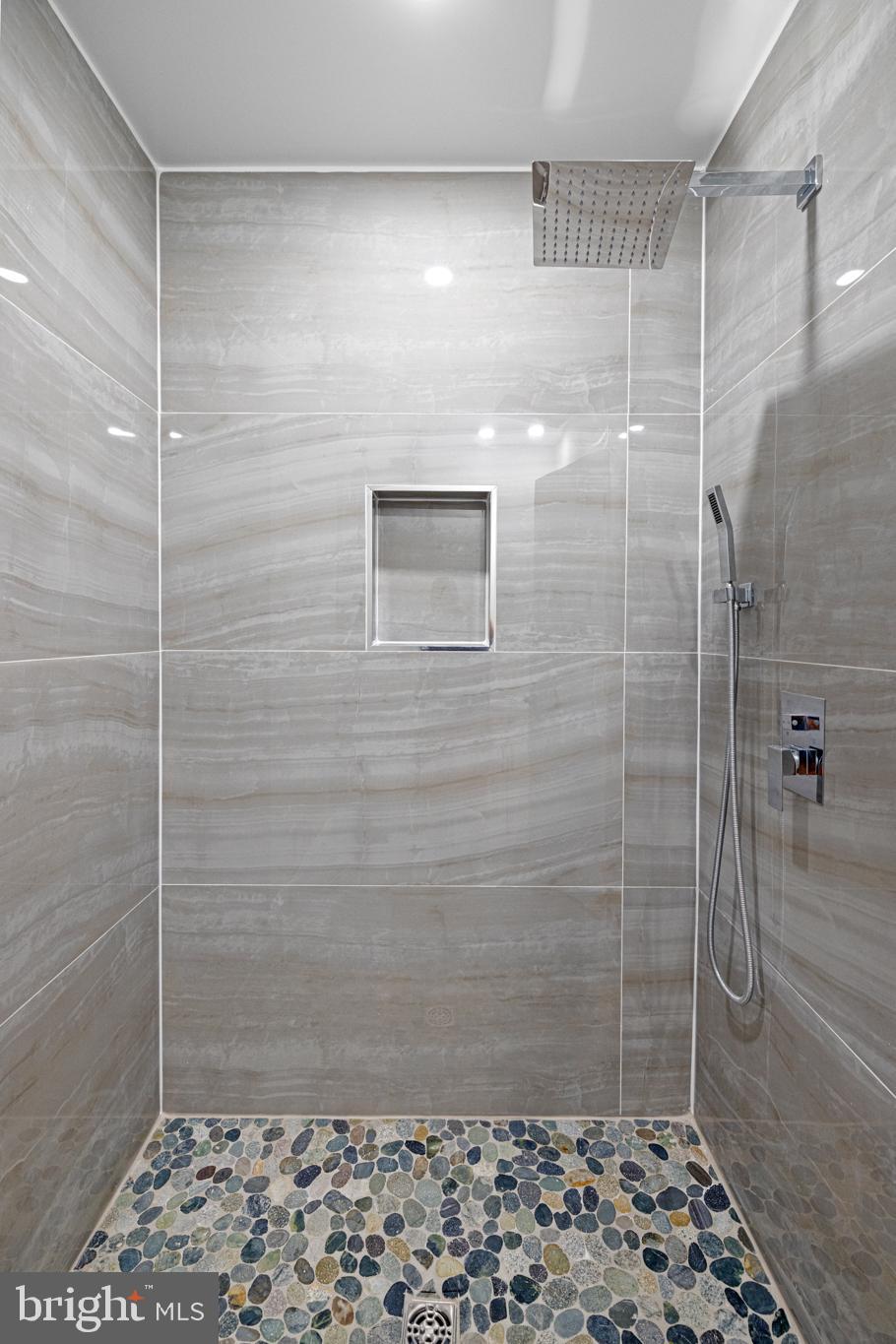 FLEISCHMAN VILLAGE - Residential