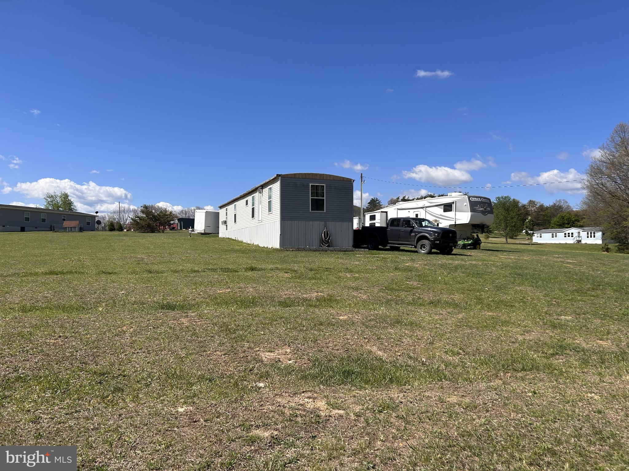 SHERMAN ESTATES - Residential