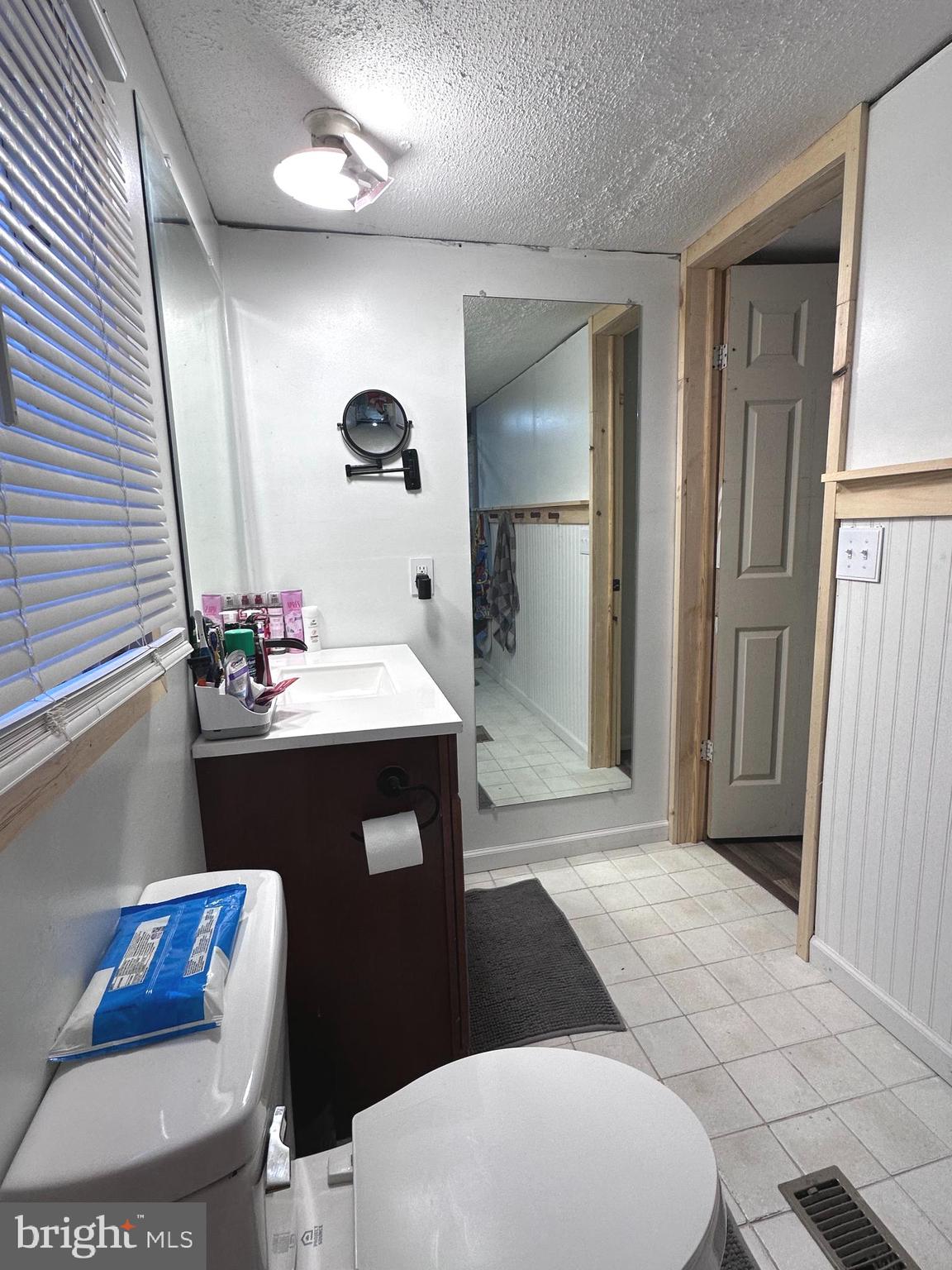 SHERMAN ESTATES - Residential