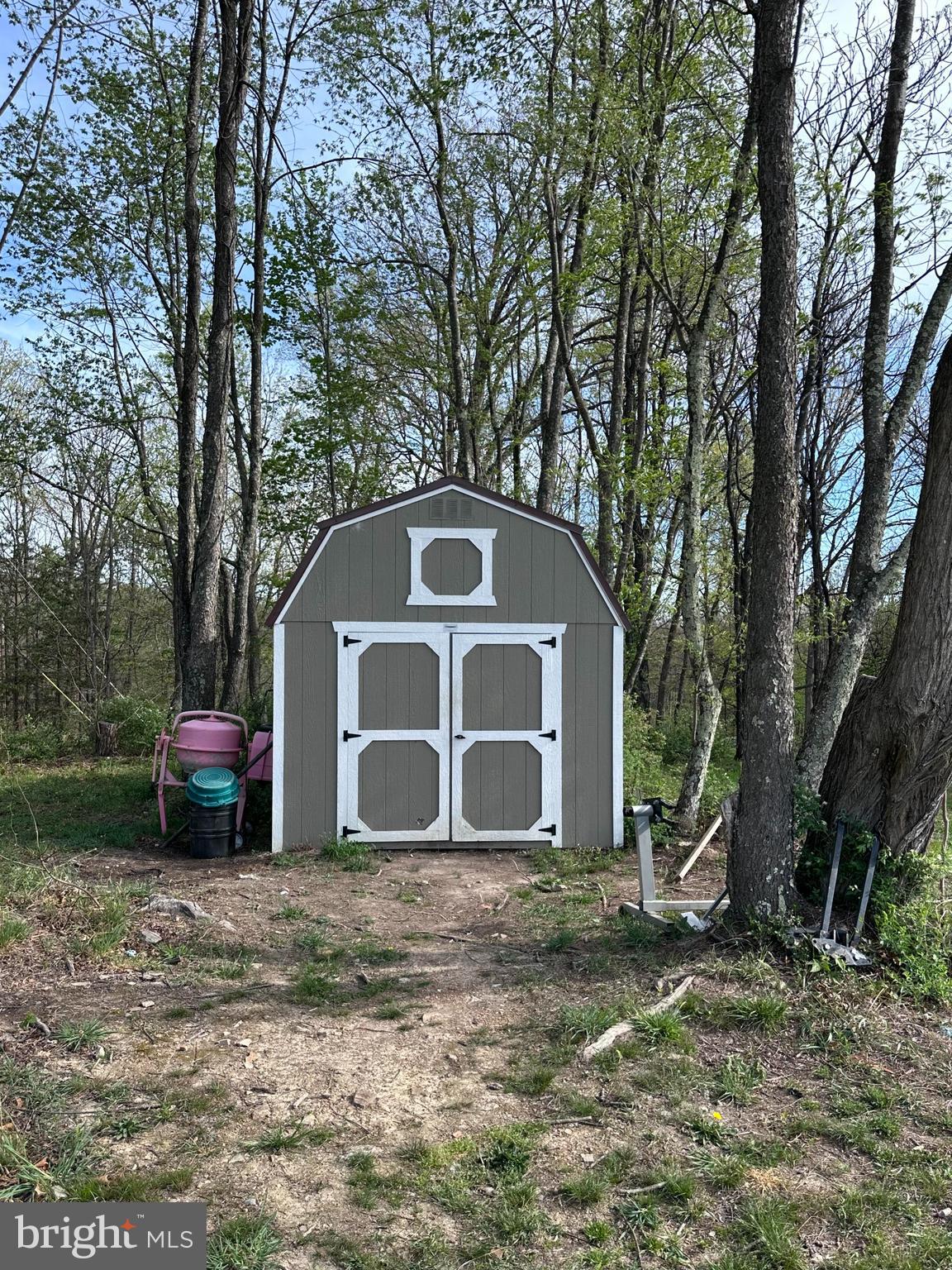 SHERMAN ESTATES - Residential