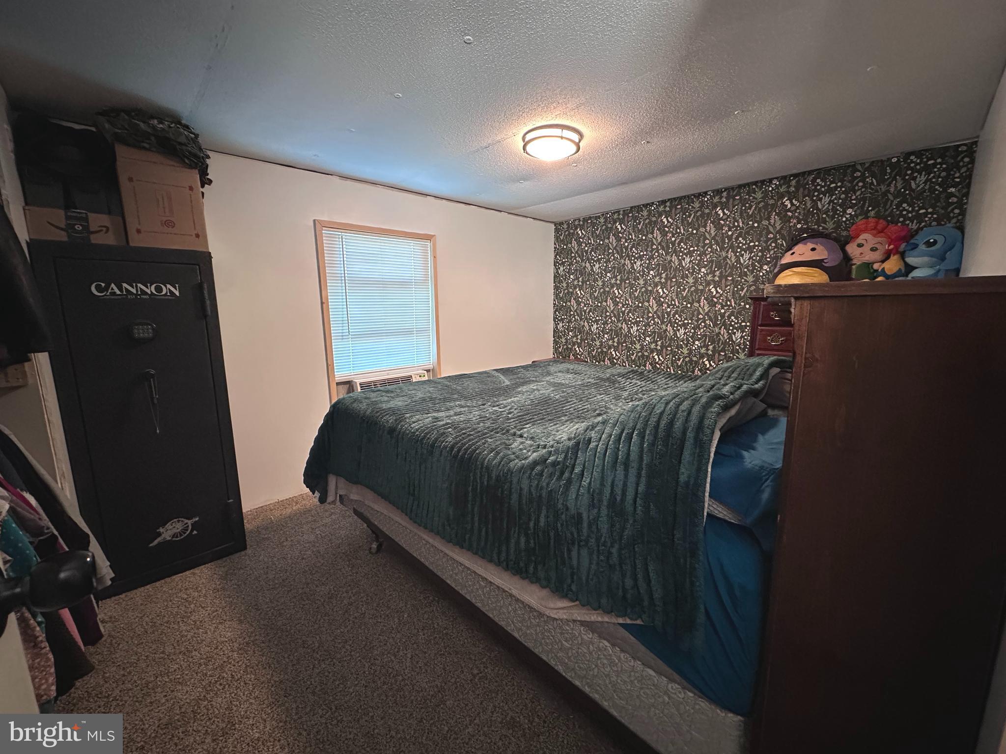 SHERMAN ESTATES - Residential