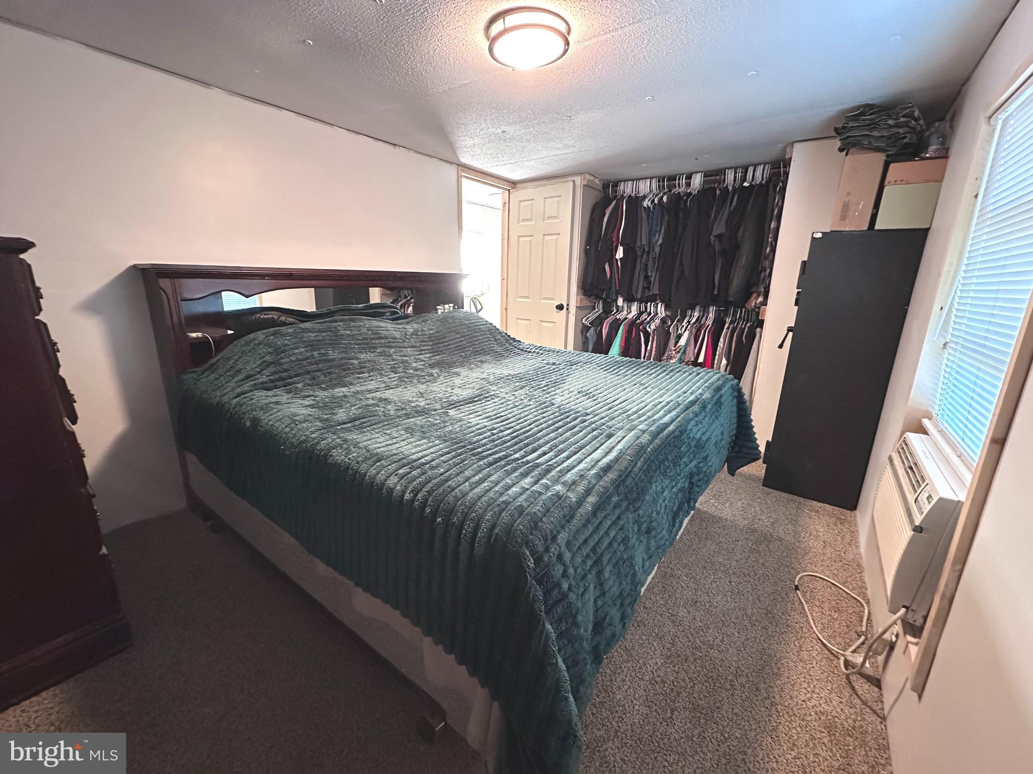 SHERMAN ESTATES - Residential