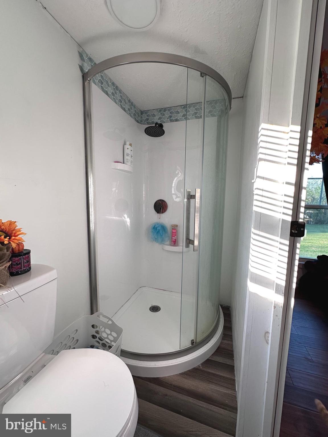 SHERMAN ESTATES - Residential