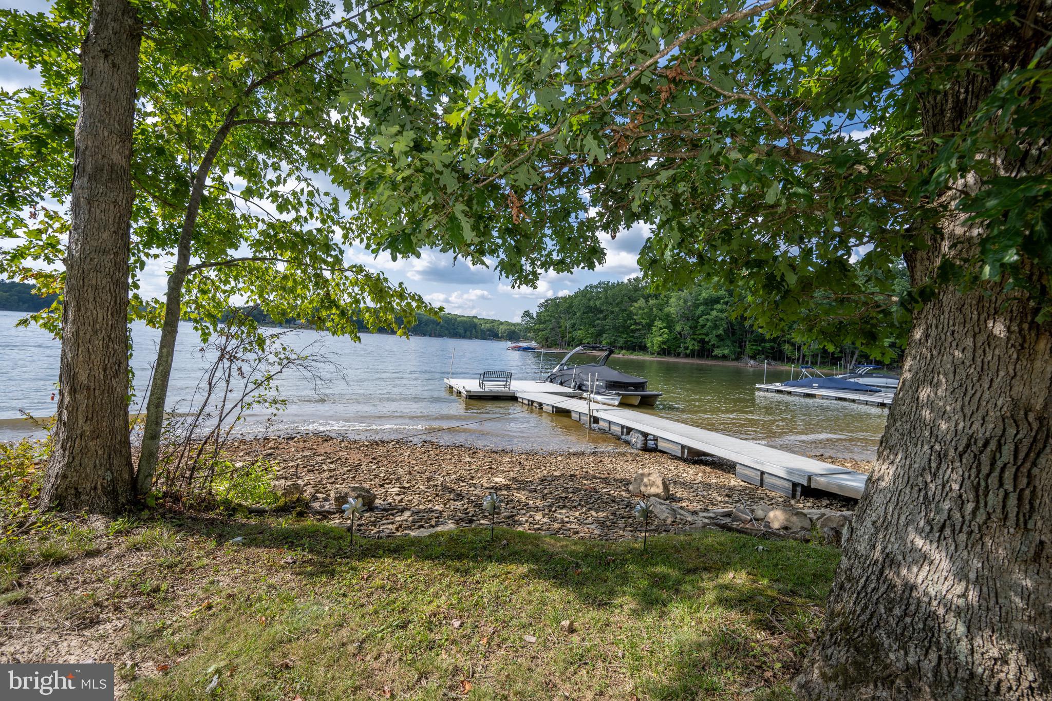 TURKEY NECK - Residential