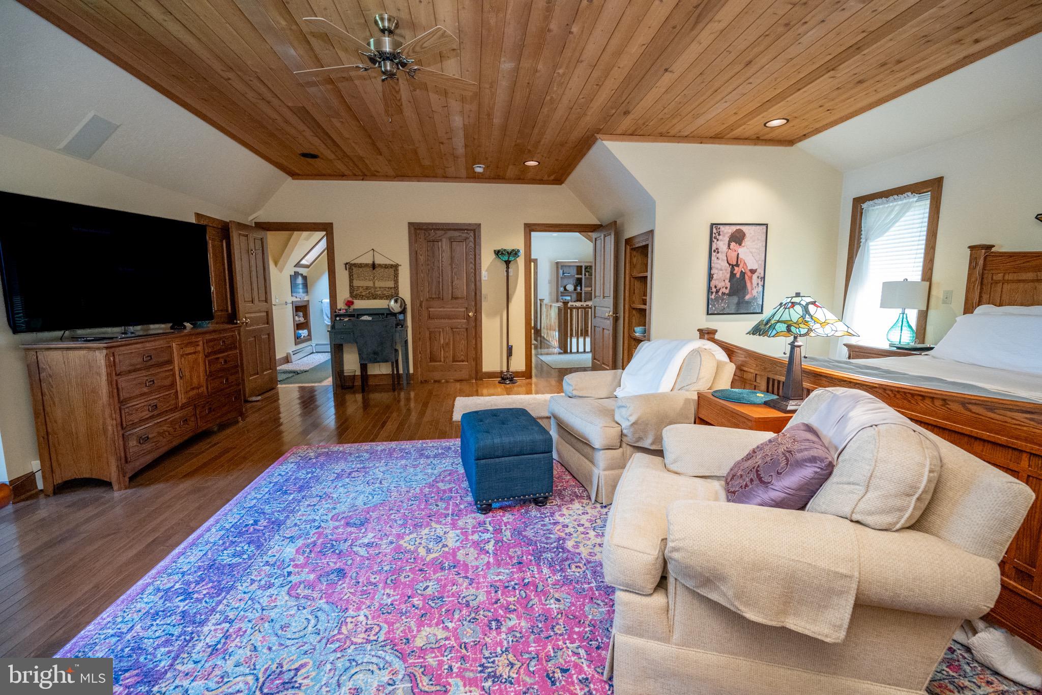 TURKEY NECK - Residential