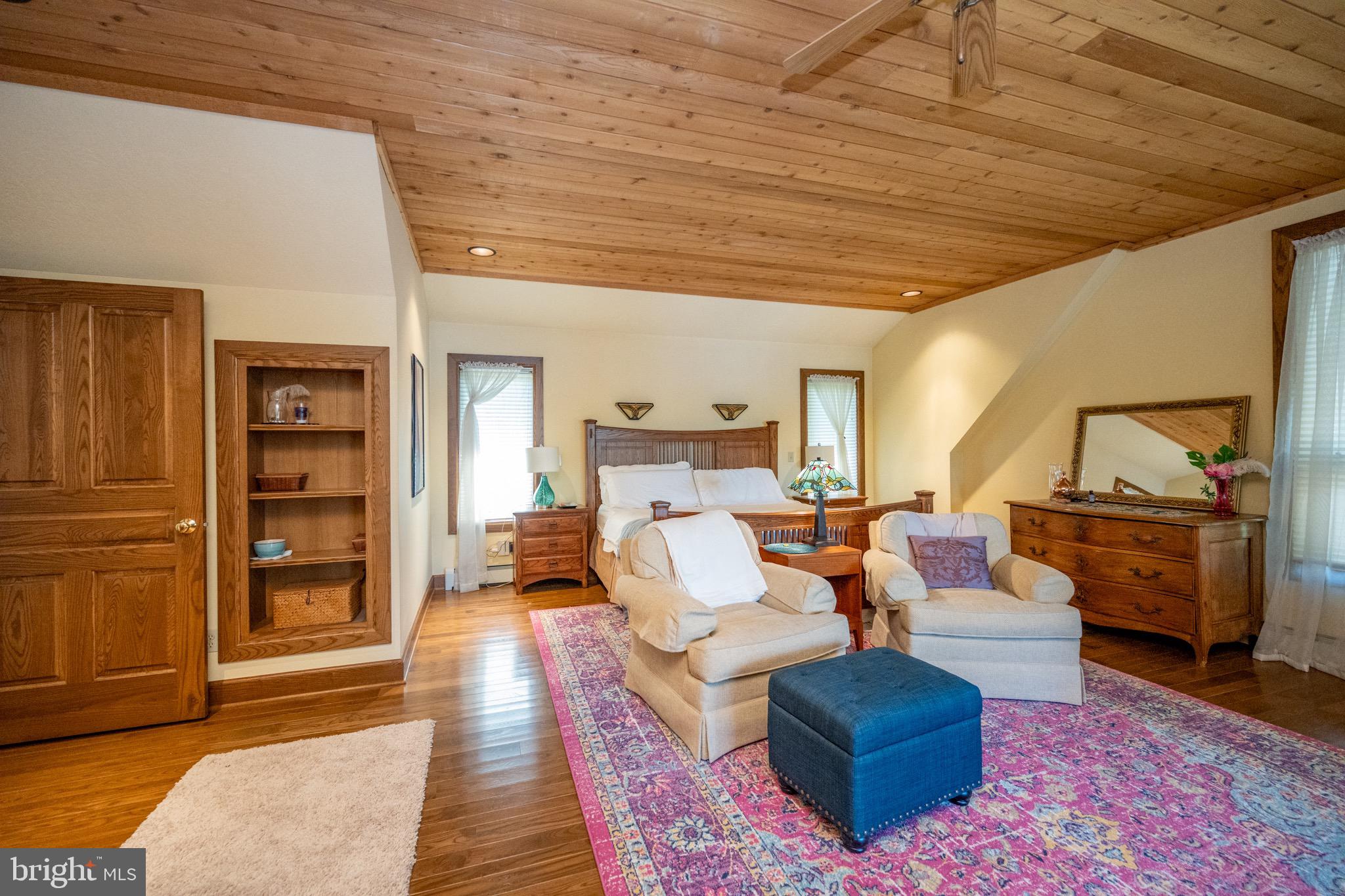 TURKEY NECK - Residential