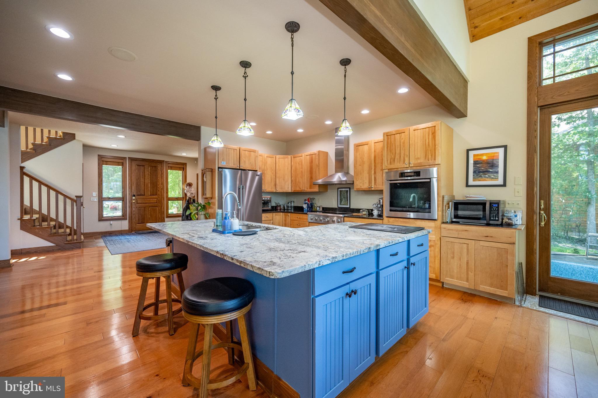 TURKEY NECK - Residential