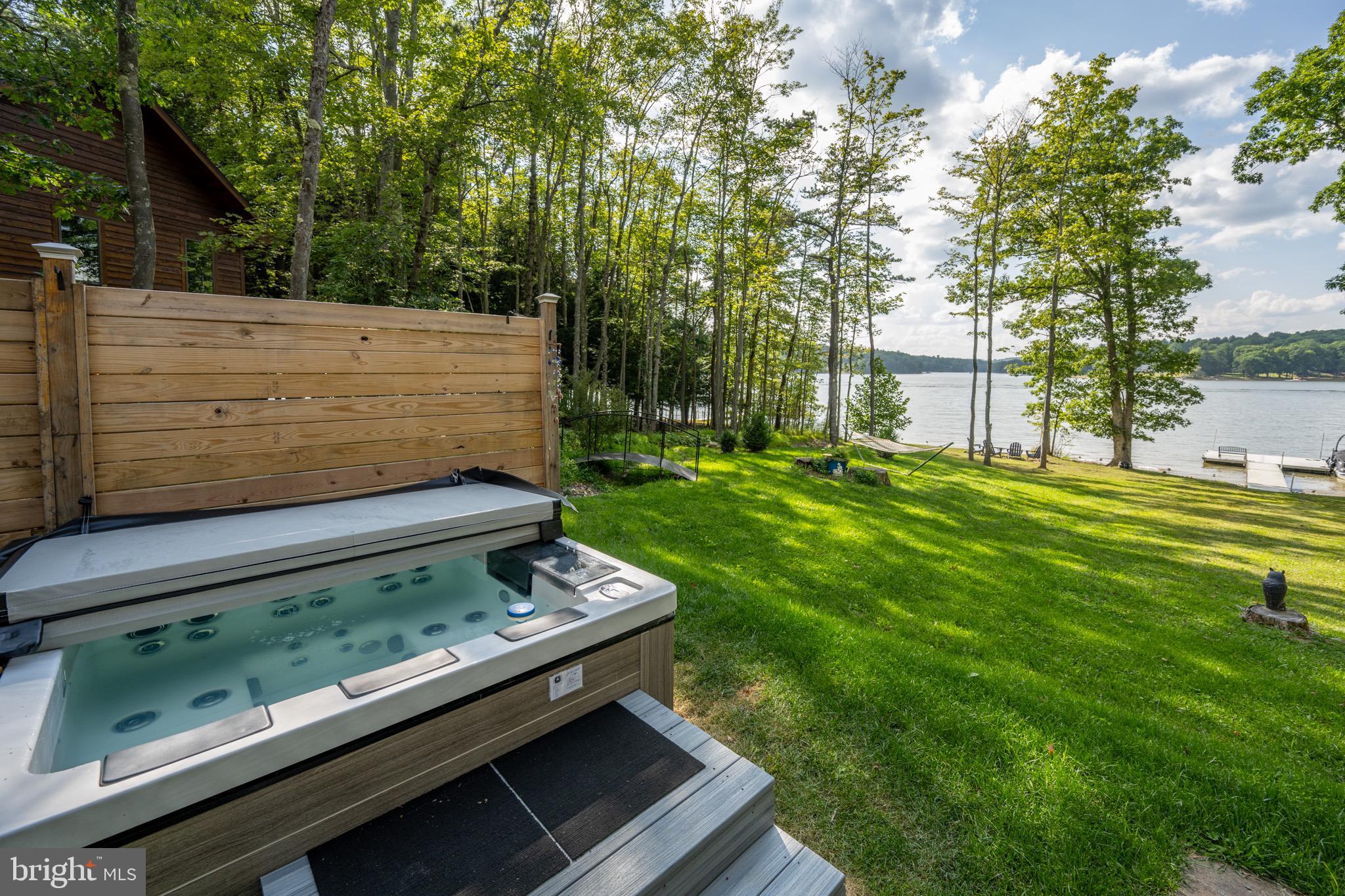 TURKEY NECK - Residential