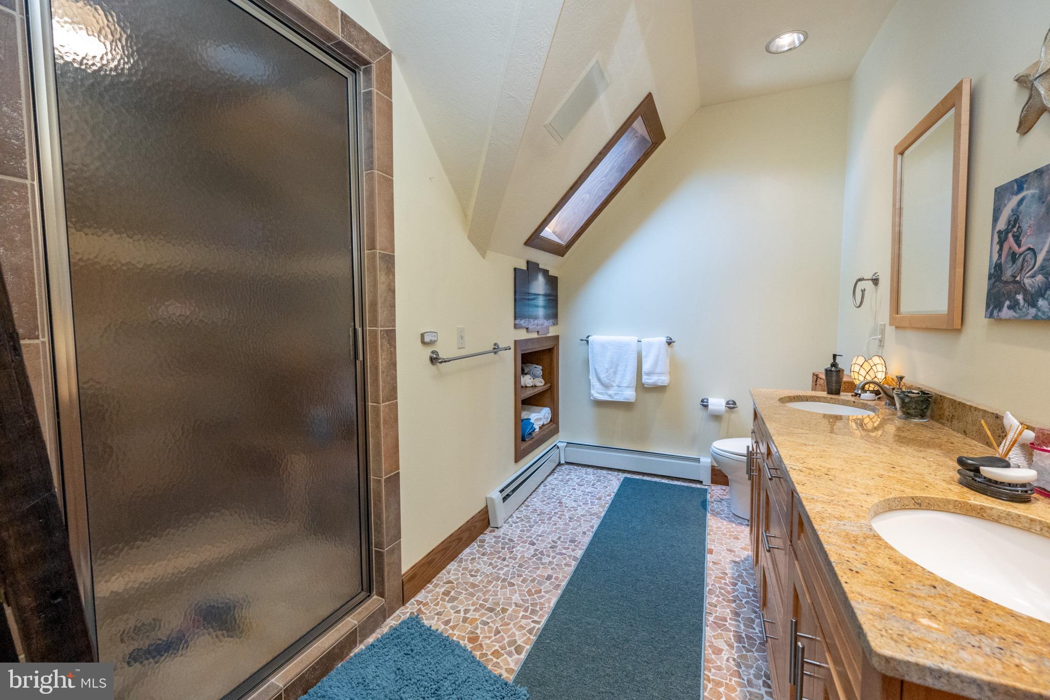 TURKEY NECK - Residential