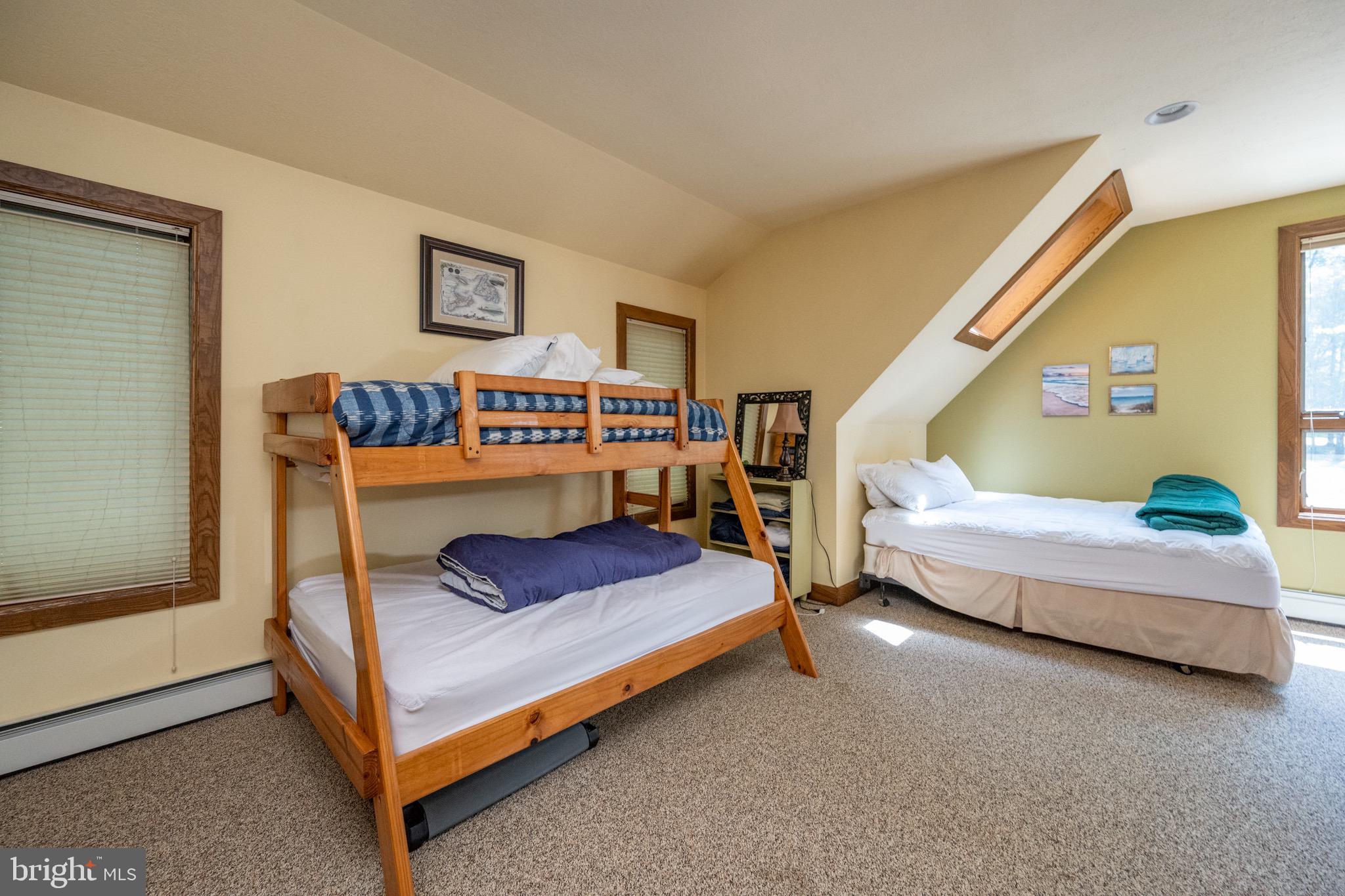 TURKEY NECK - Residential