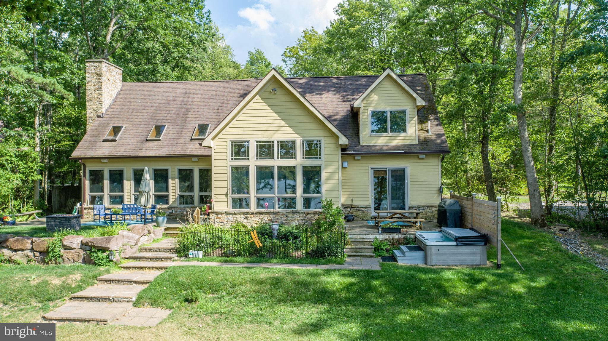 TURKEY NECK - Residential